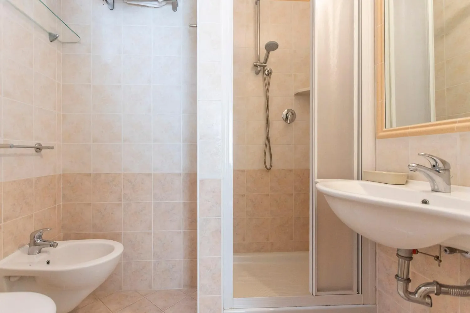 Shower in Hotel Cormoran Riccione