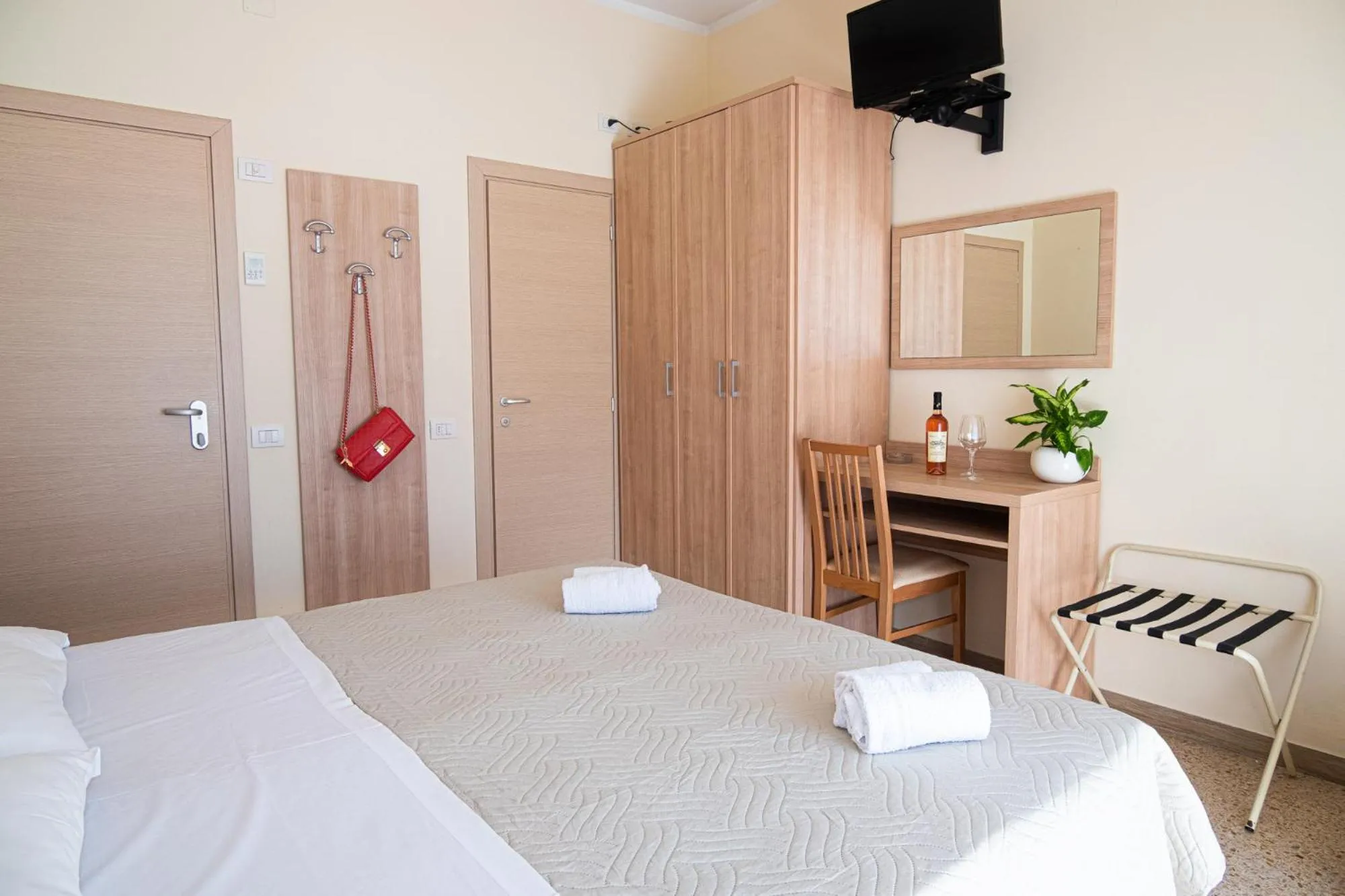 Photo of the whole room, Bed in Hotel Cormoran Riccione