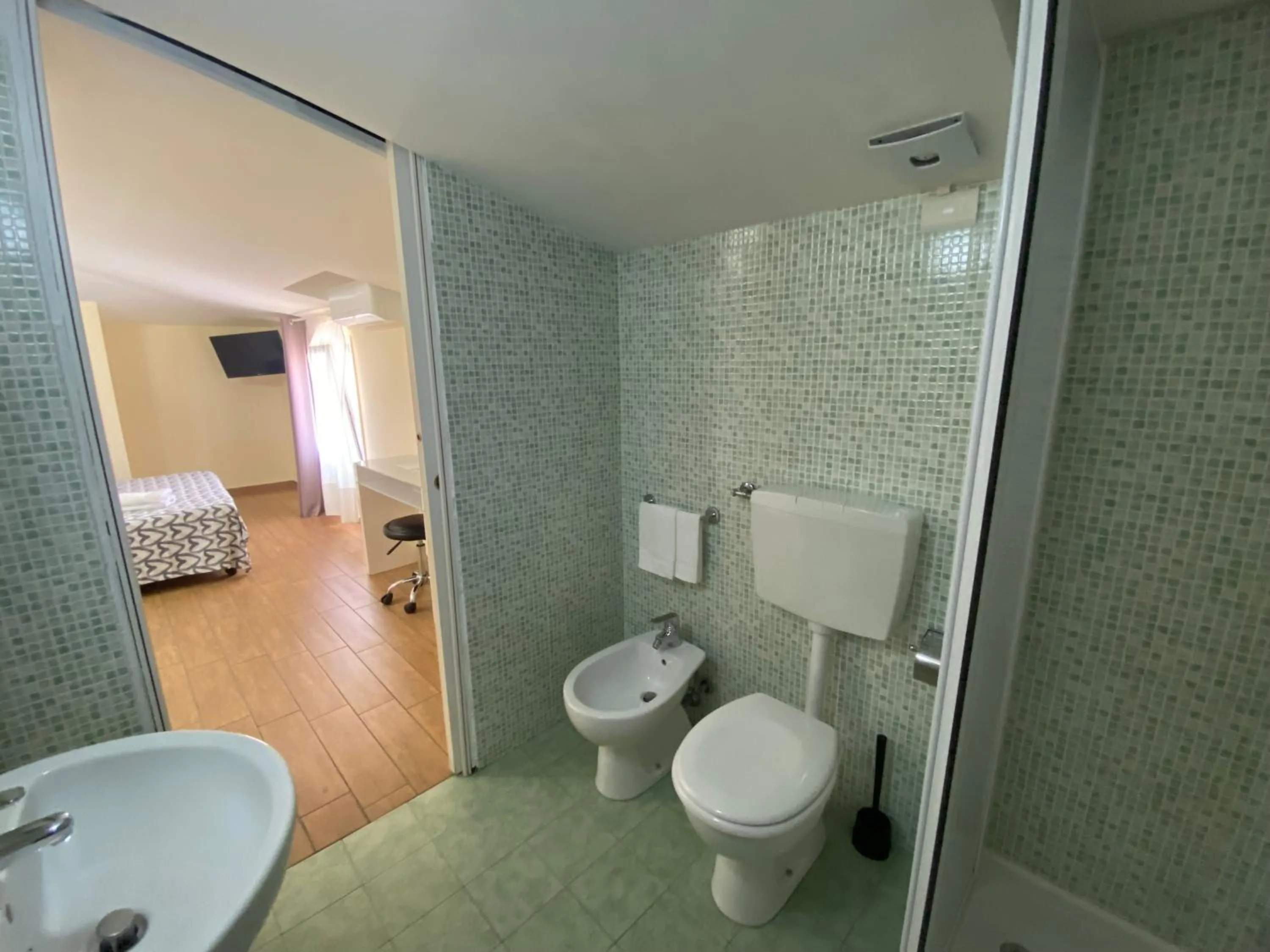 Bathroom in Via Mameli 5