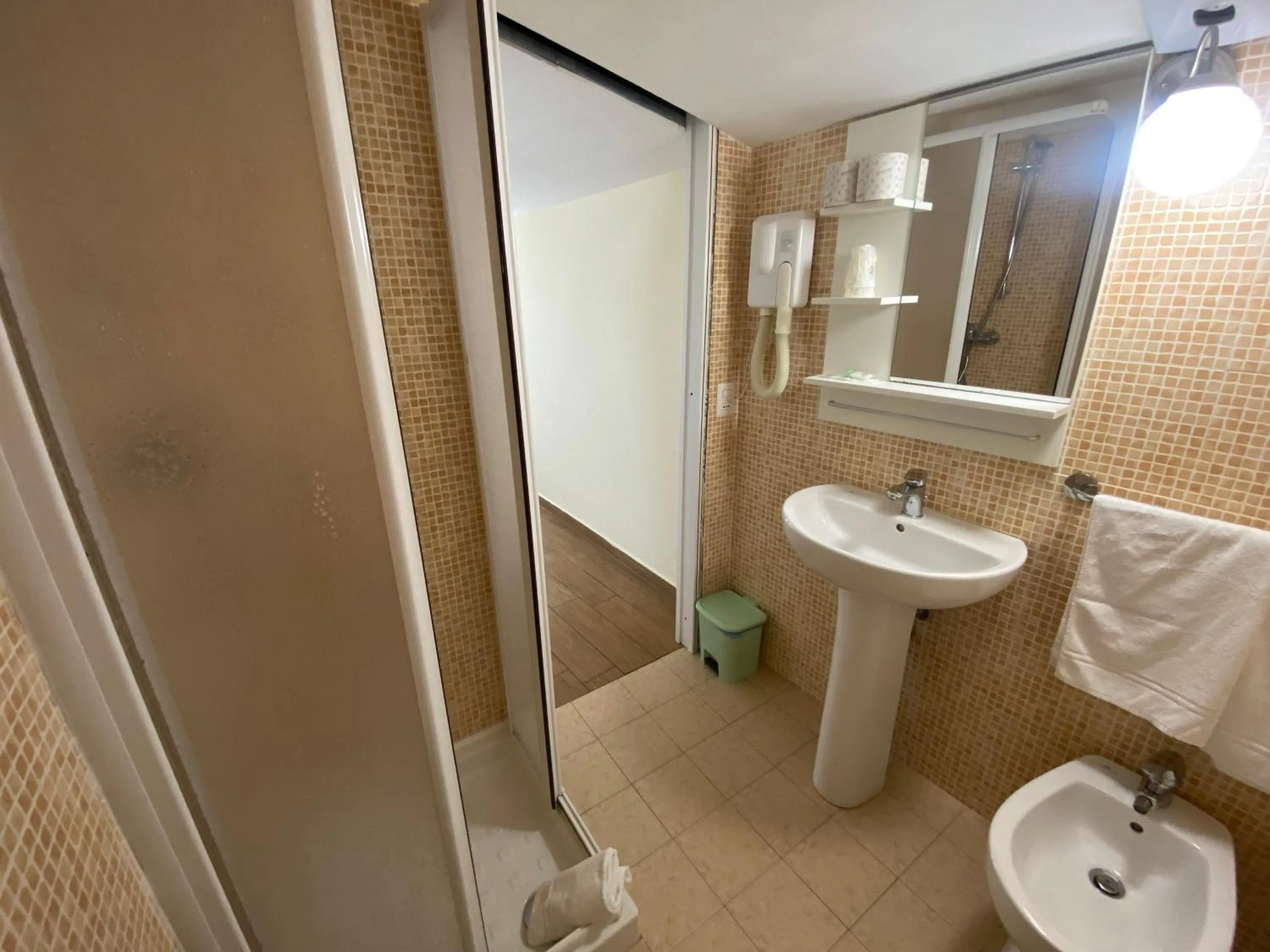 Bathroom in Via Mameli 5