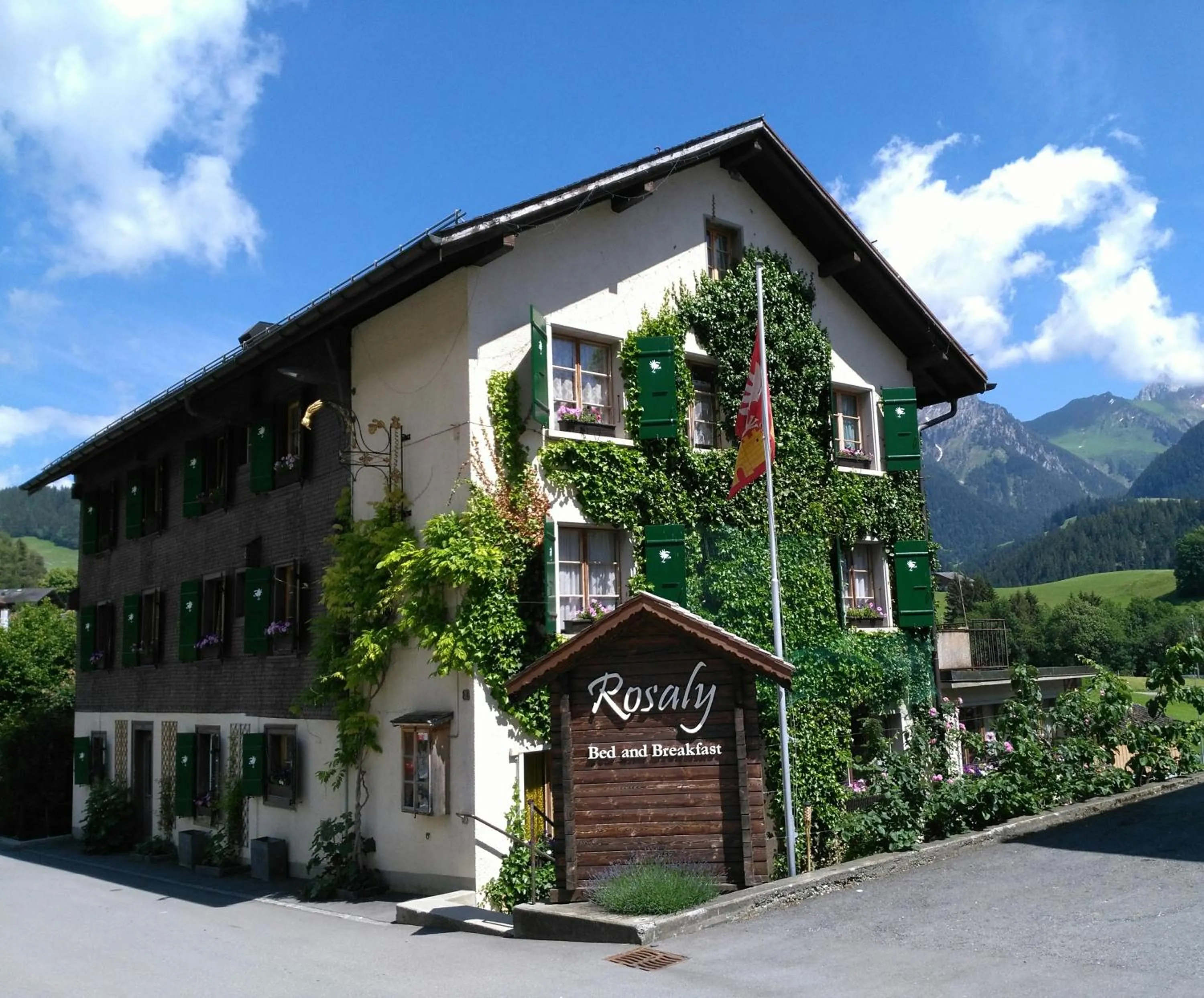 Property building in Chalet Rosaly