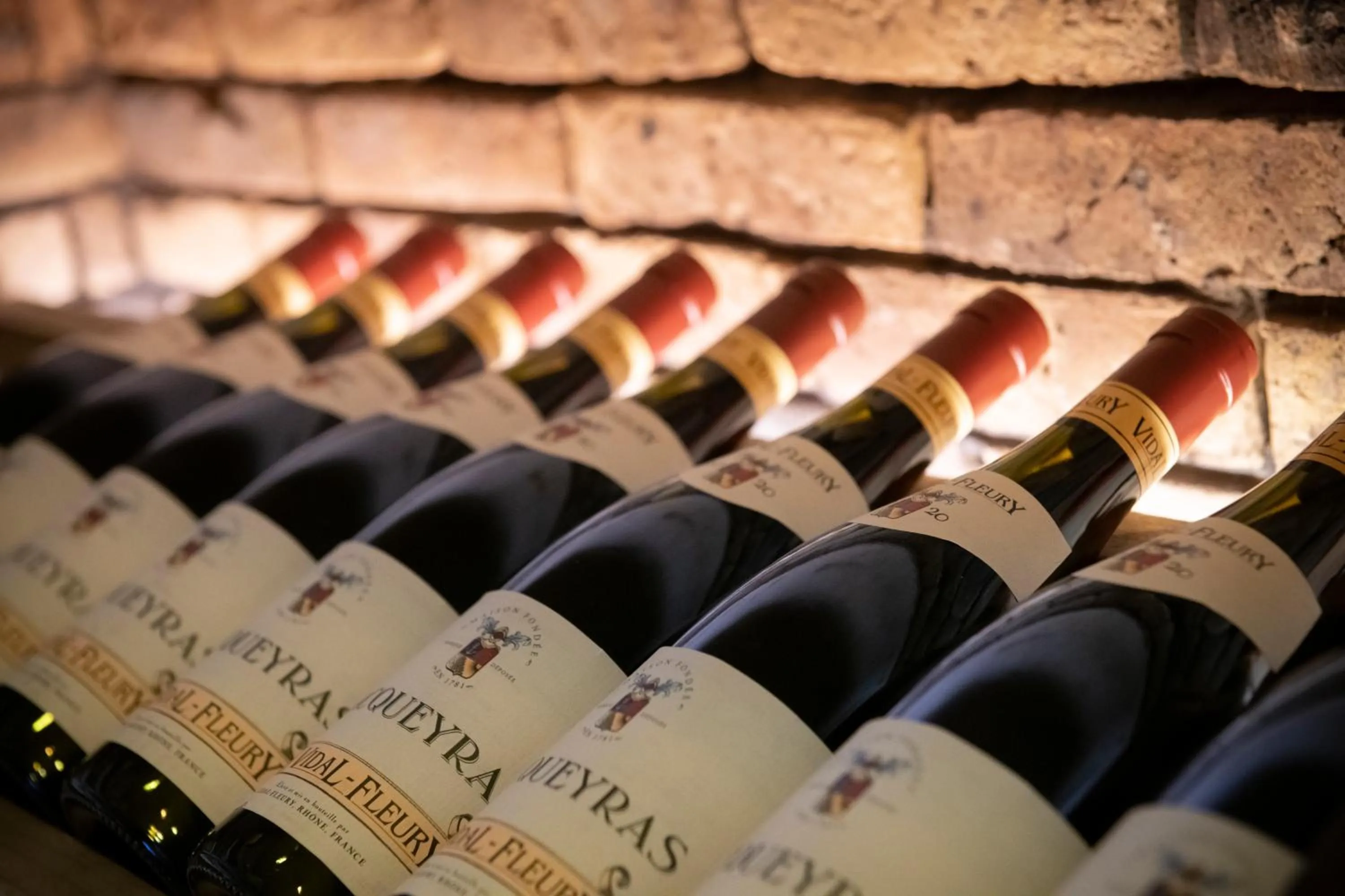 Restaurant/places to eat in Hôtel de la Tour