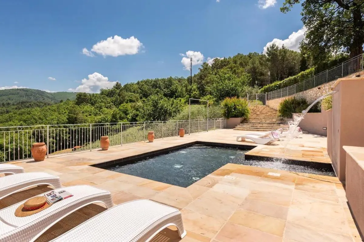 Hot Tub in Il Castello Di Perchia