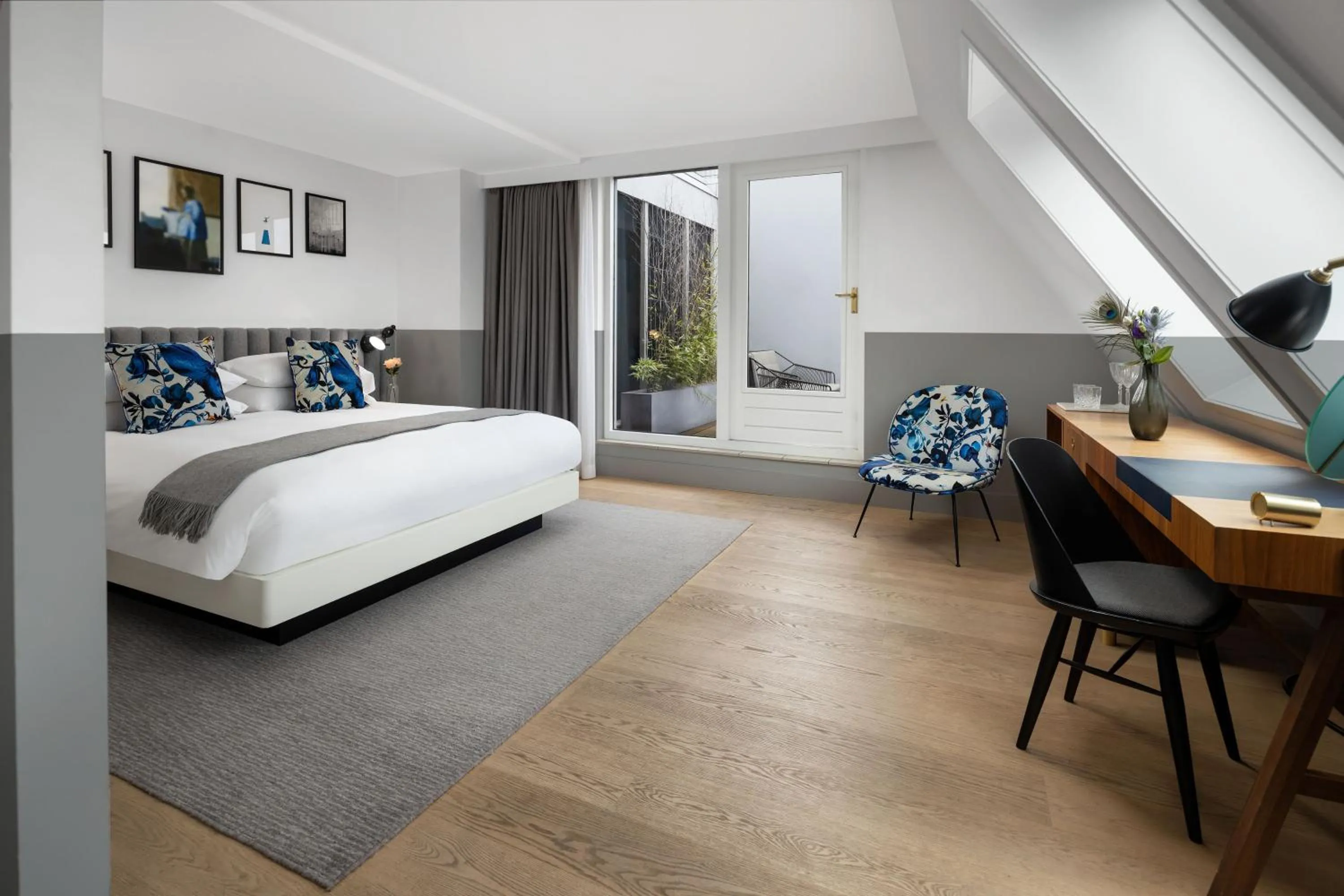 Photo of the whole room, Bed in Kimpton De Witt Amsterdam by IHG