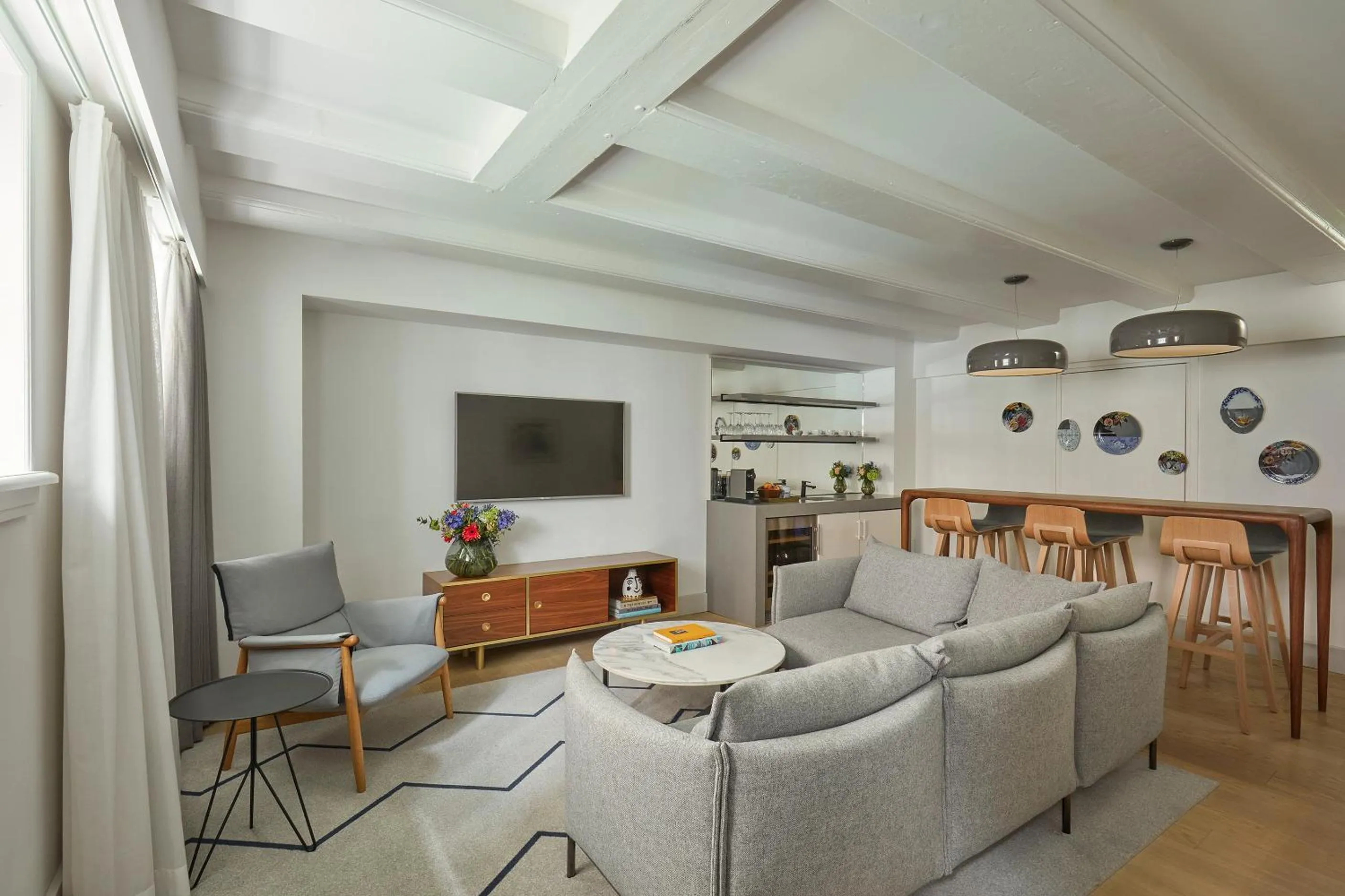 Photo of the whole room in Kimpton De Witt Amsterdam by IHG