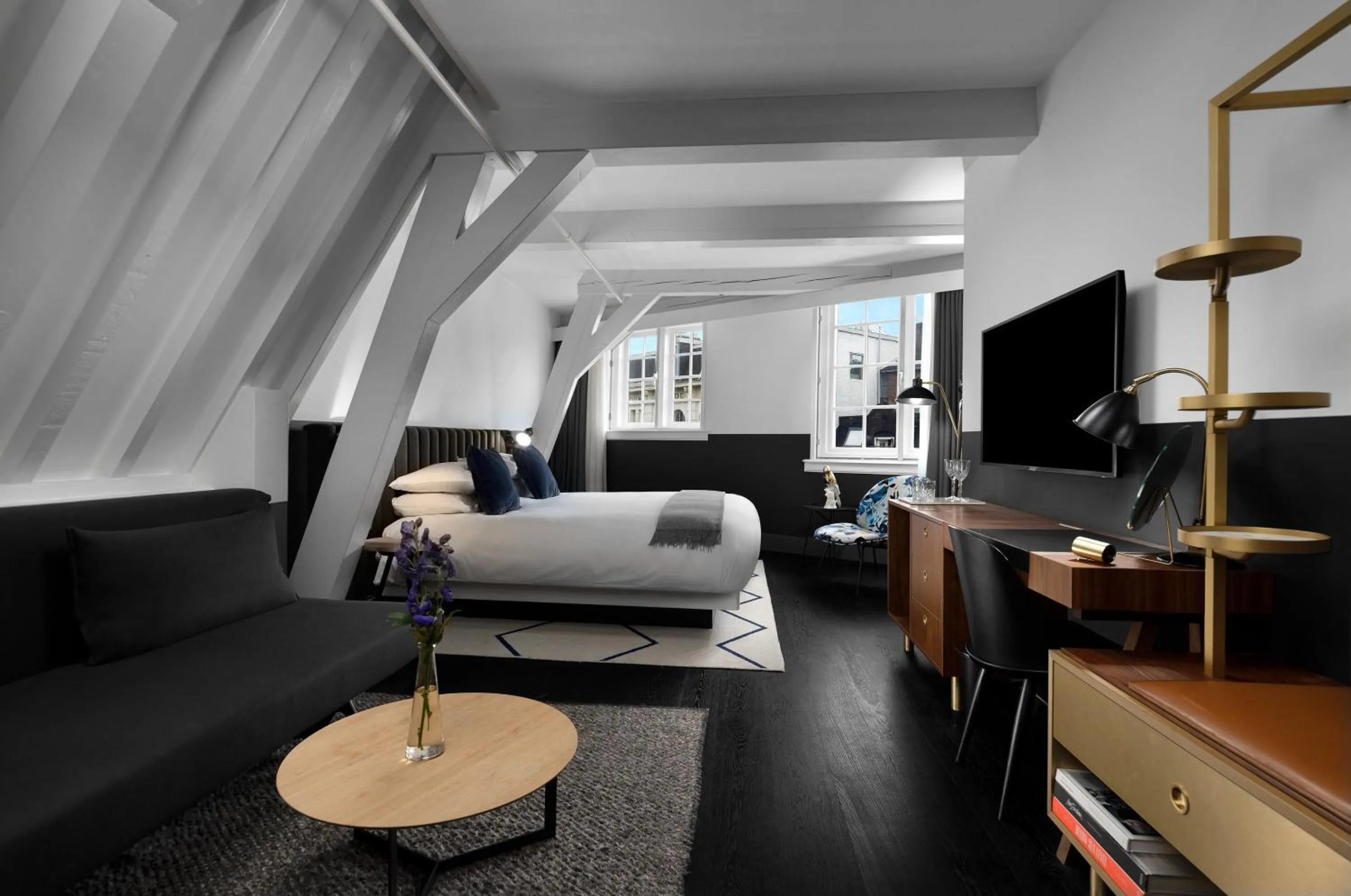 Photo of the whole room, Bed in Kimpton De Witt Amsterdam by IHG