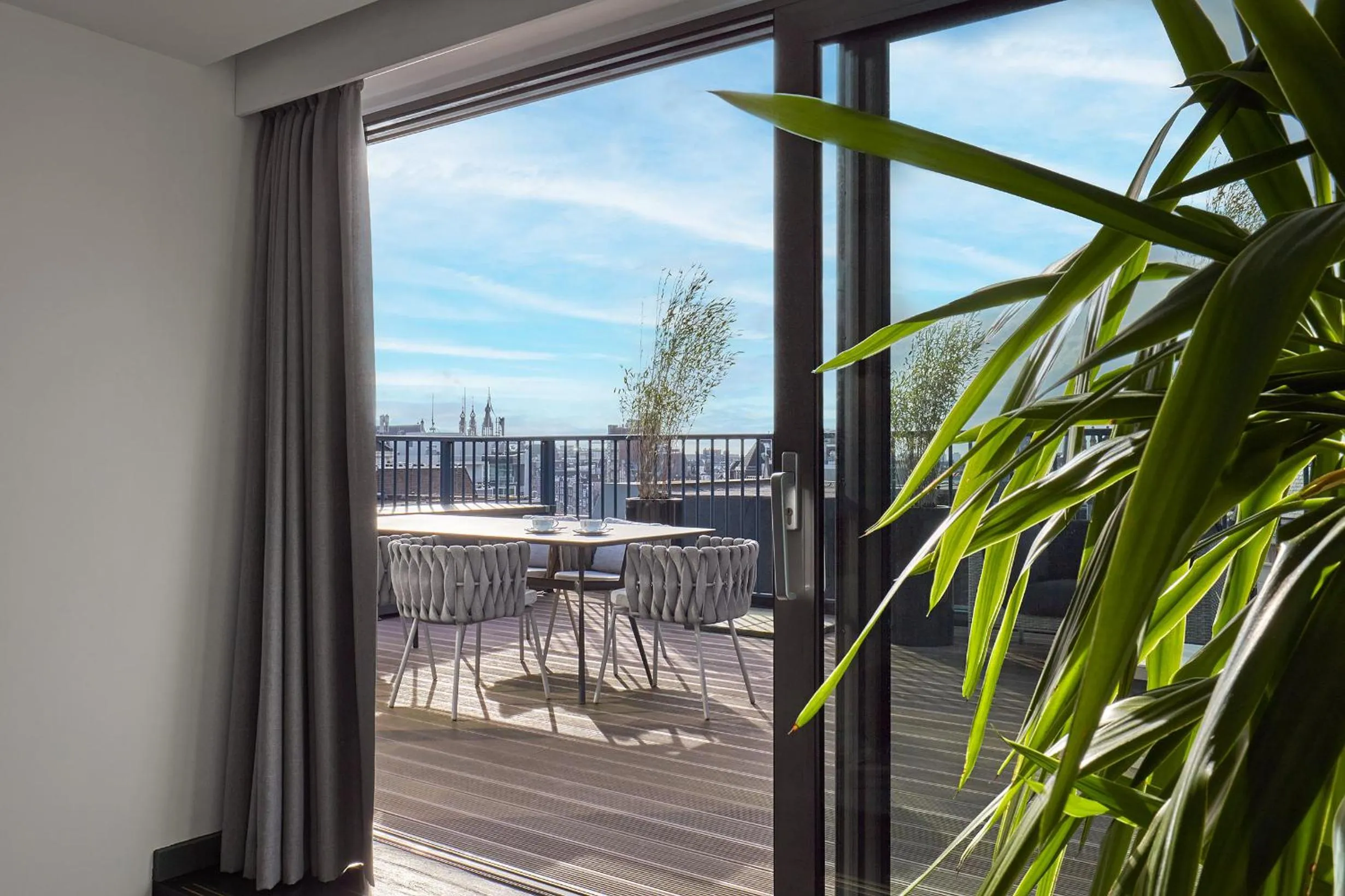 Photo of the whole room in Kimpton De Witt Amsterdam by IHG