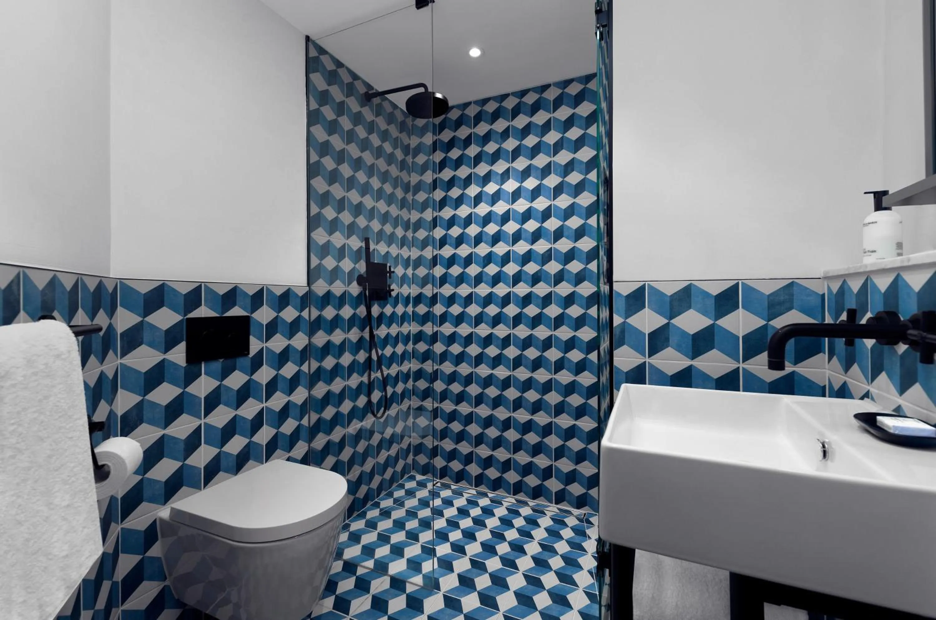 Bathroom in Kimpton De Witt Amsterdam by IHG