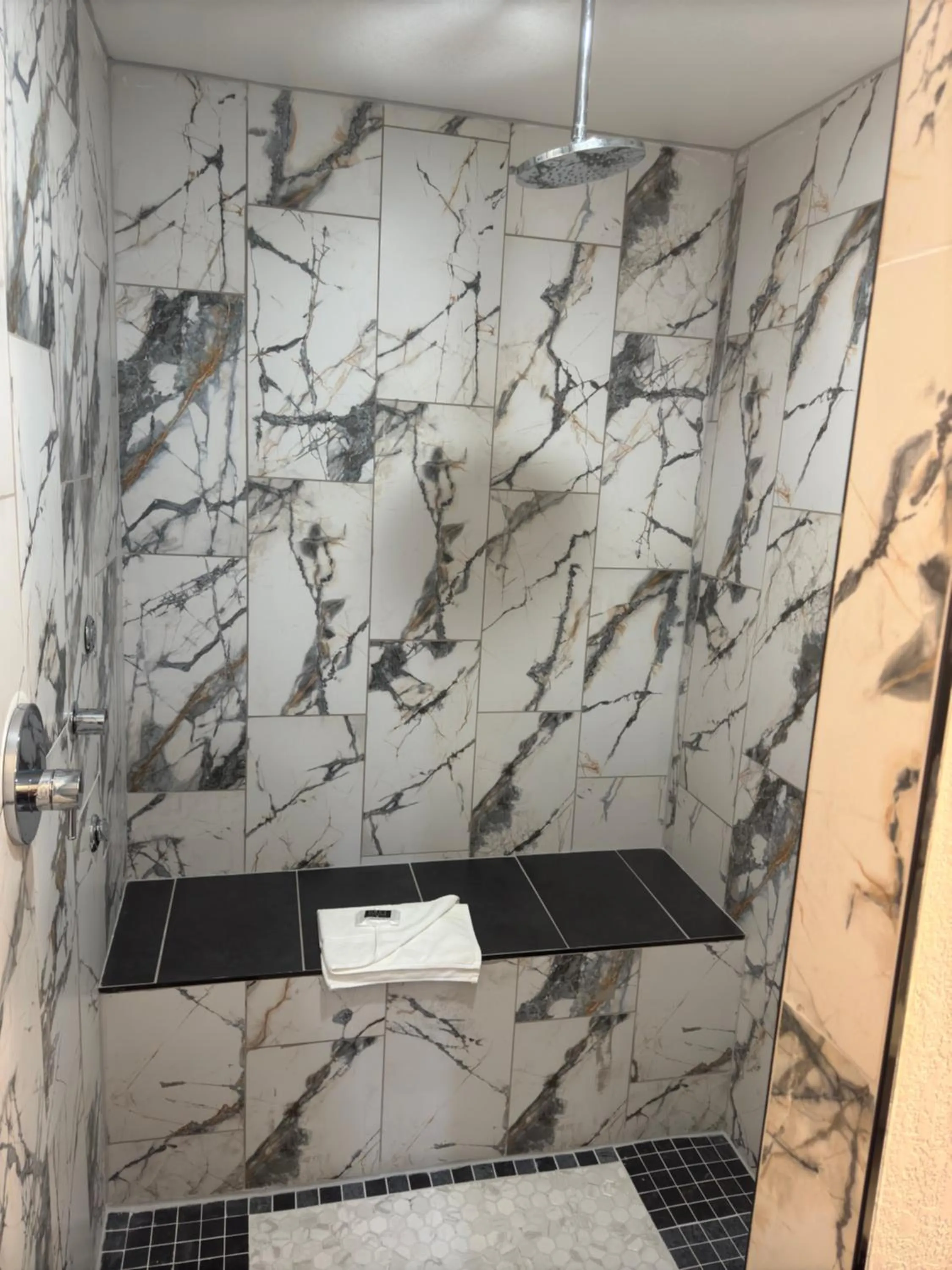 Shower in Historic Cow Palace Inn