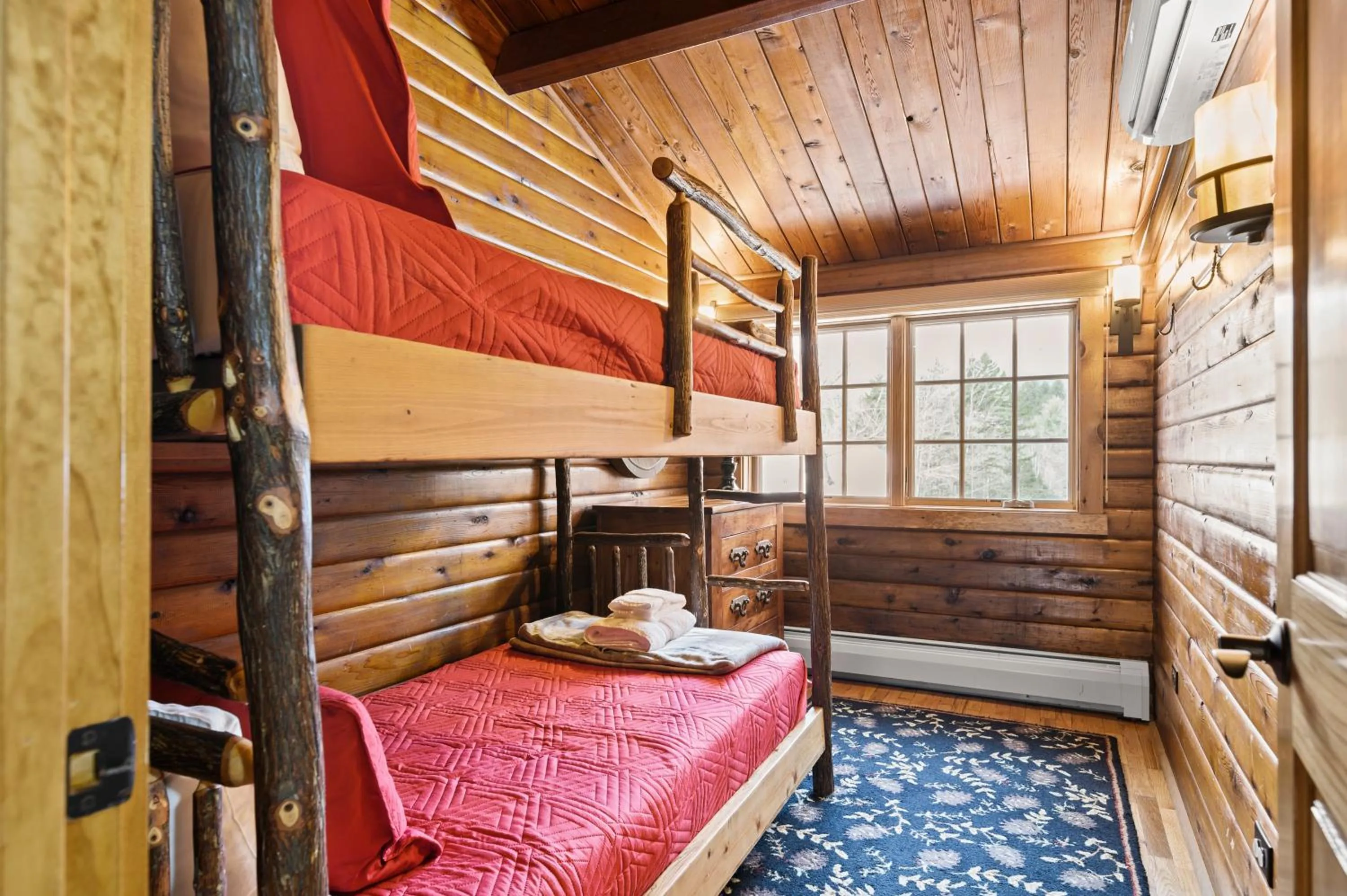 Bed in Brook Bound Inn