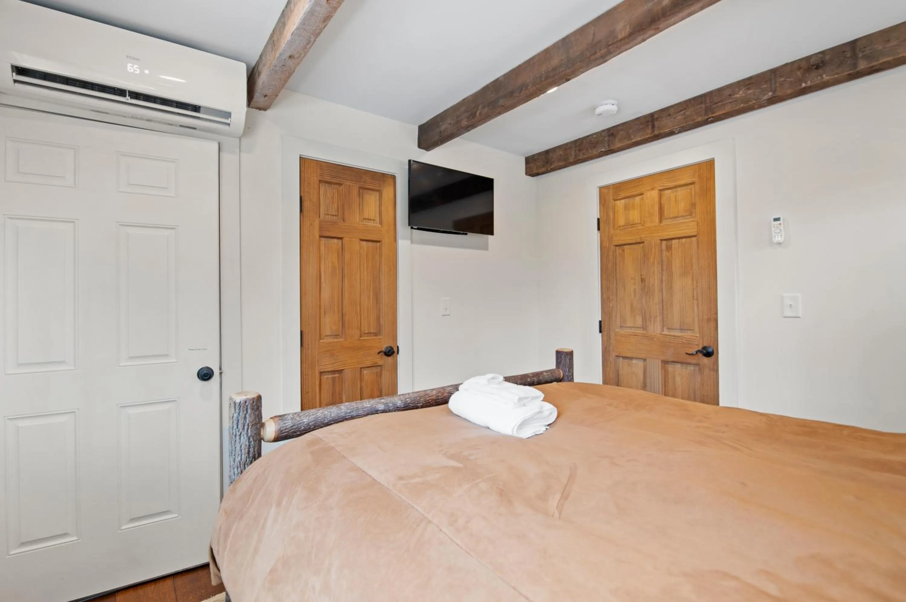 Bed in Brook Bound Inn