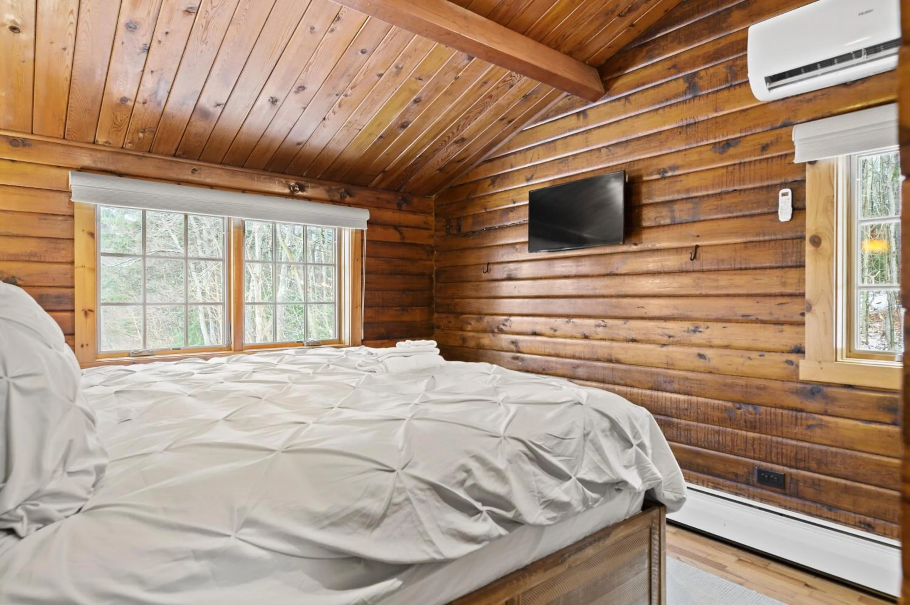 Bed in Brook Bound Inn