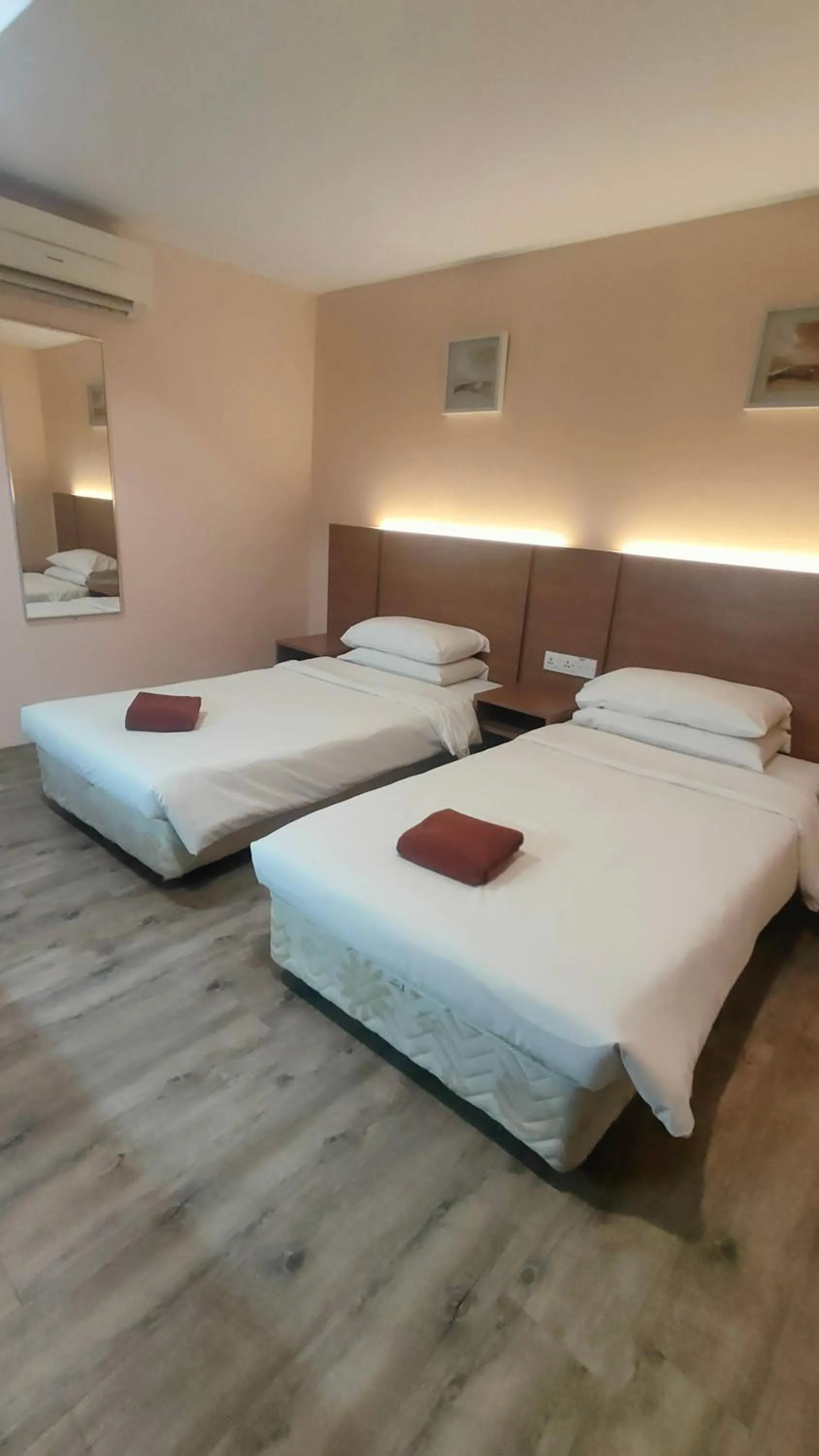 Bedroom, Bed in Walk Inn