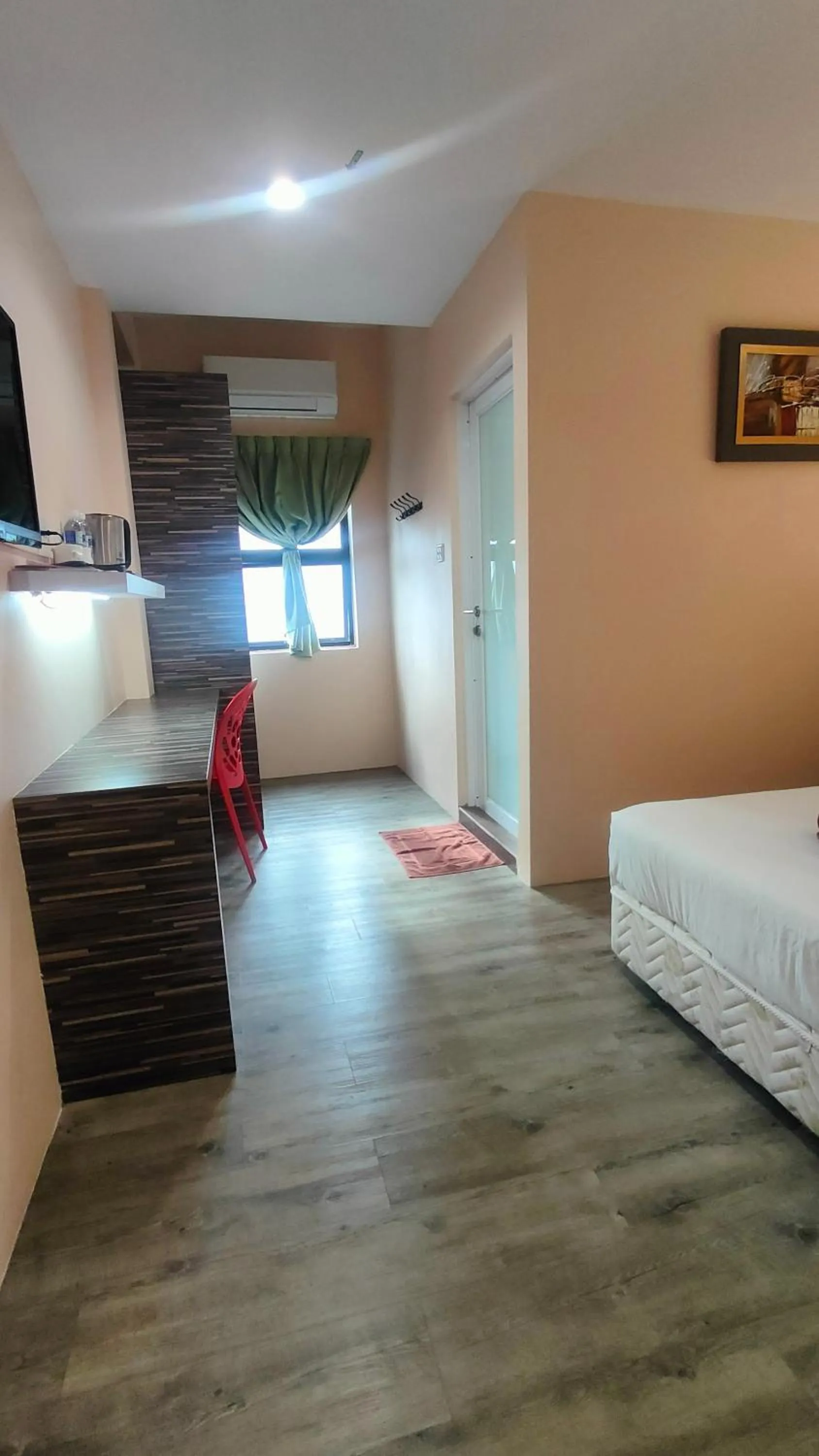 Photo of the whole room, Bed in Walk Inn