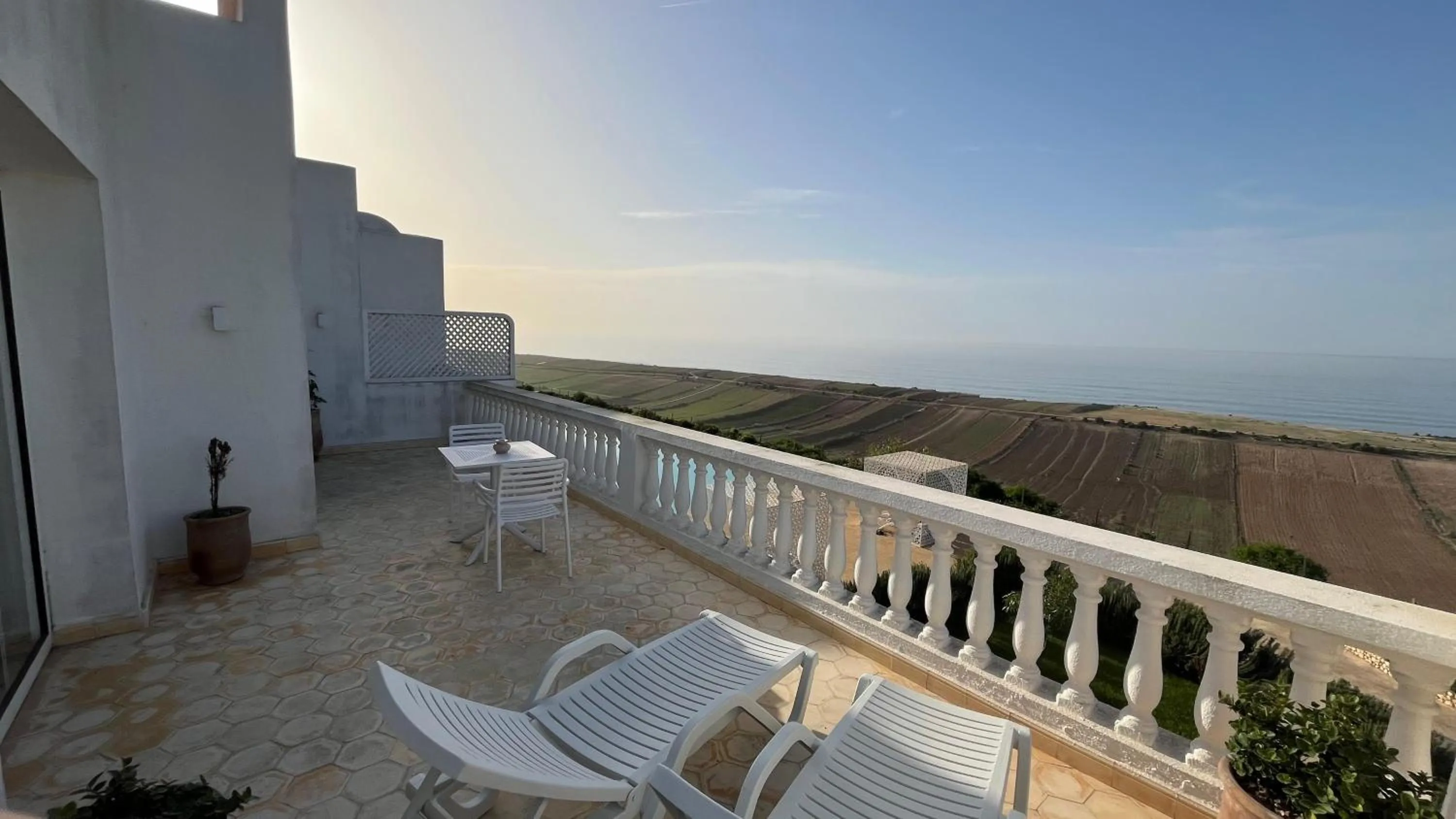 Day in Villa La Falaise