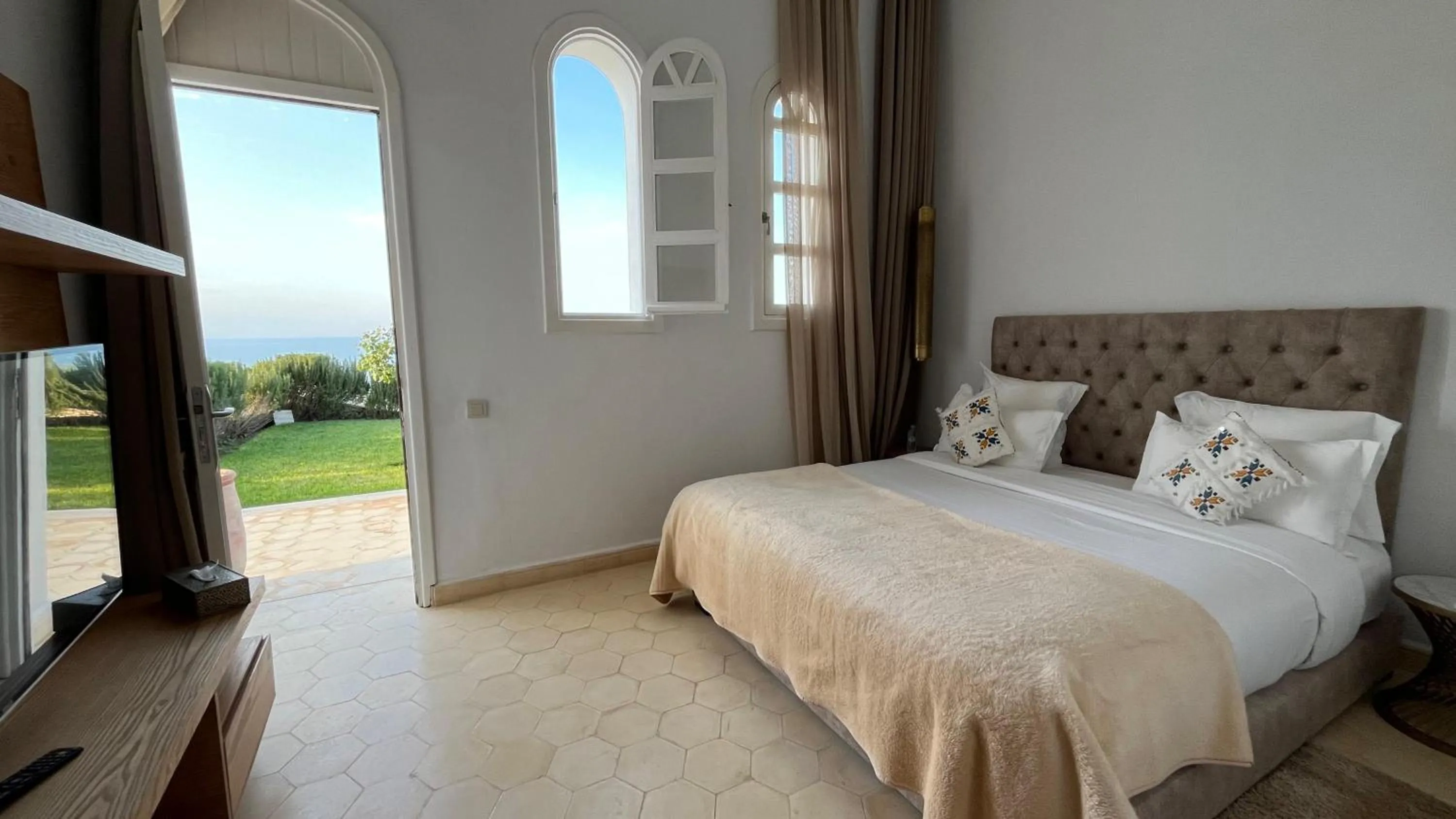 Bed in Villa La Falaise