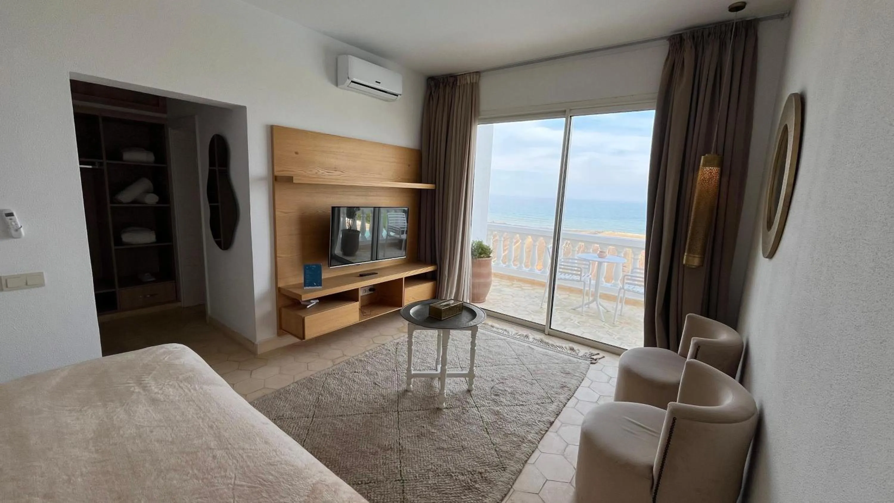 Bed in Villa La Falaise