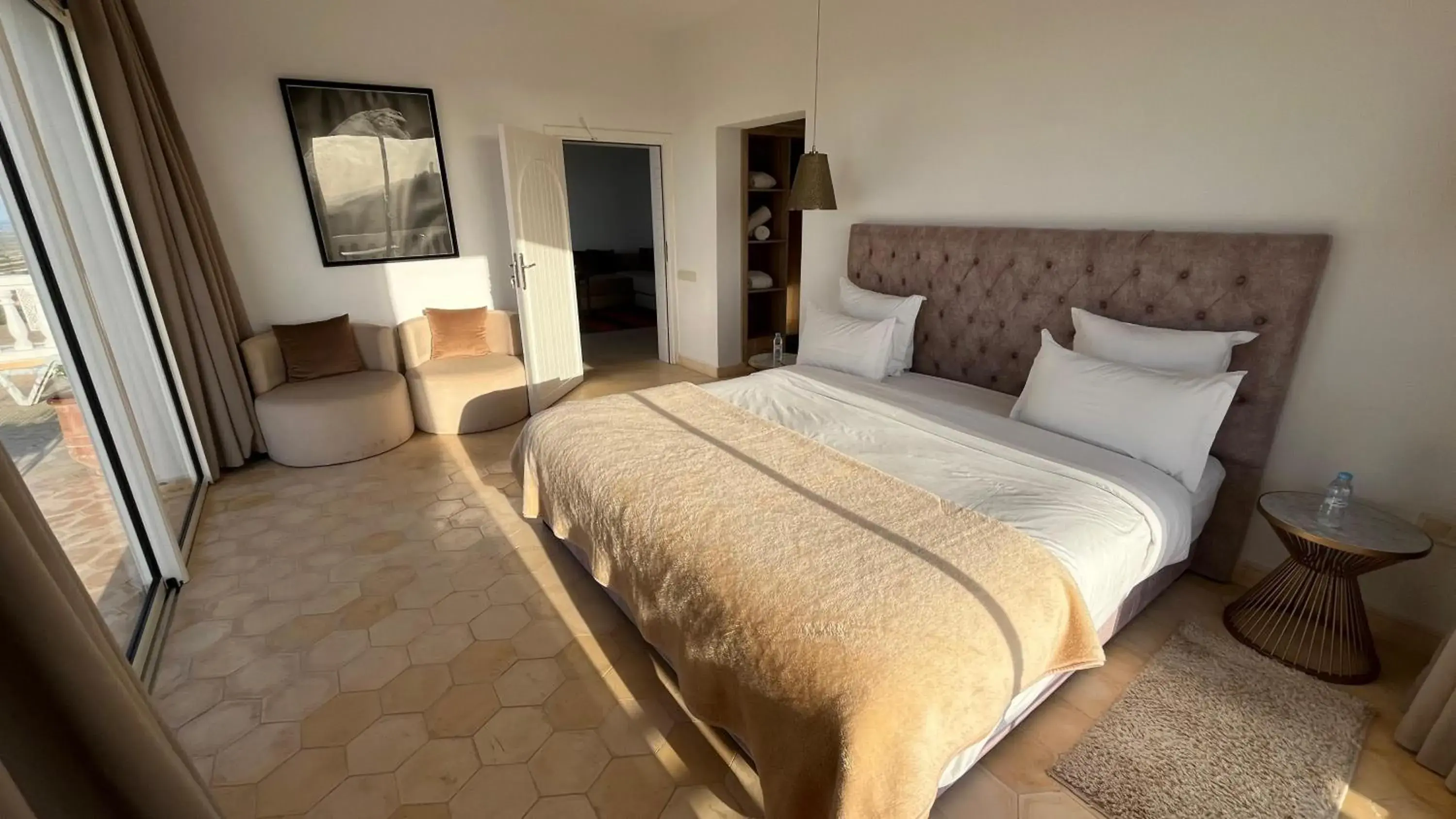 Family Room with Sea View - single occupancy in Villa La Falaise Family Room with Sea View - single occupancy in Villa La Falaise