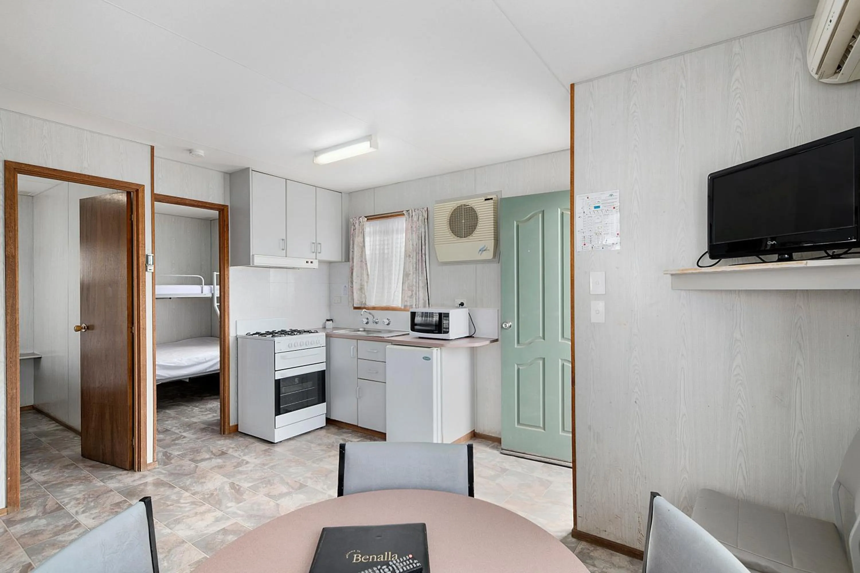 Kitchen or kitchenette in Benalla Tourist Park