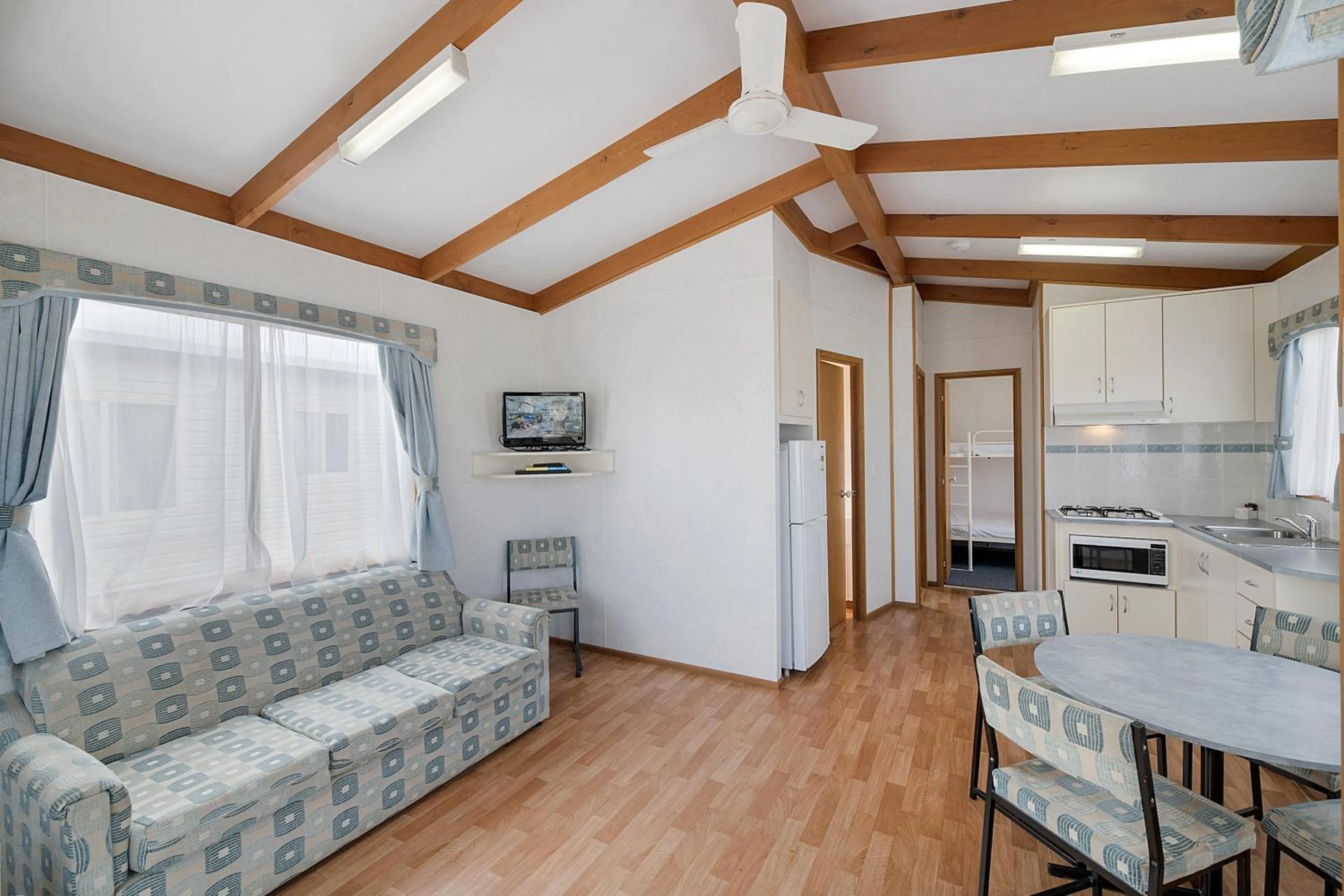 Kitchen or kitchenette in Benalla Tourist Park