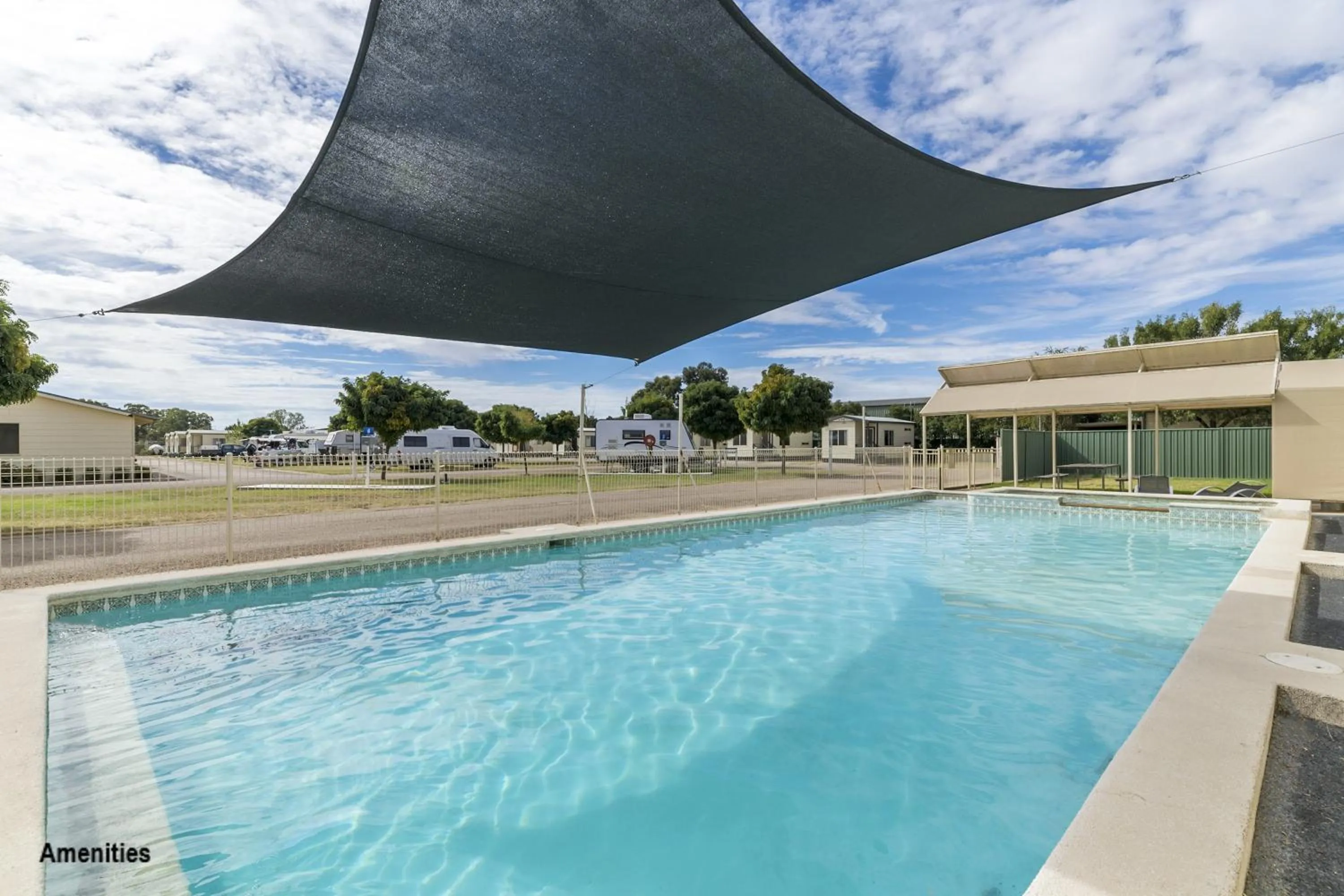 Swimming pool in Benalla Tourist Park