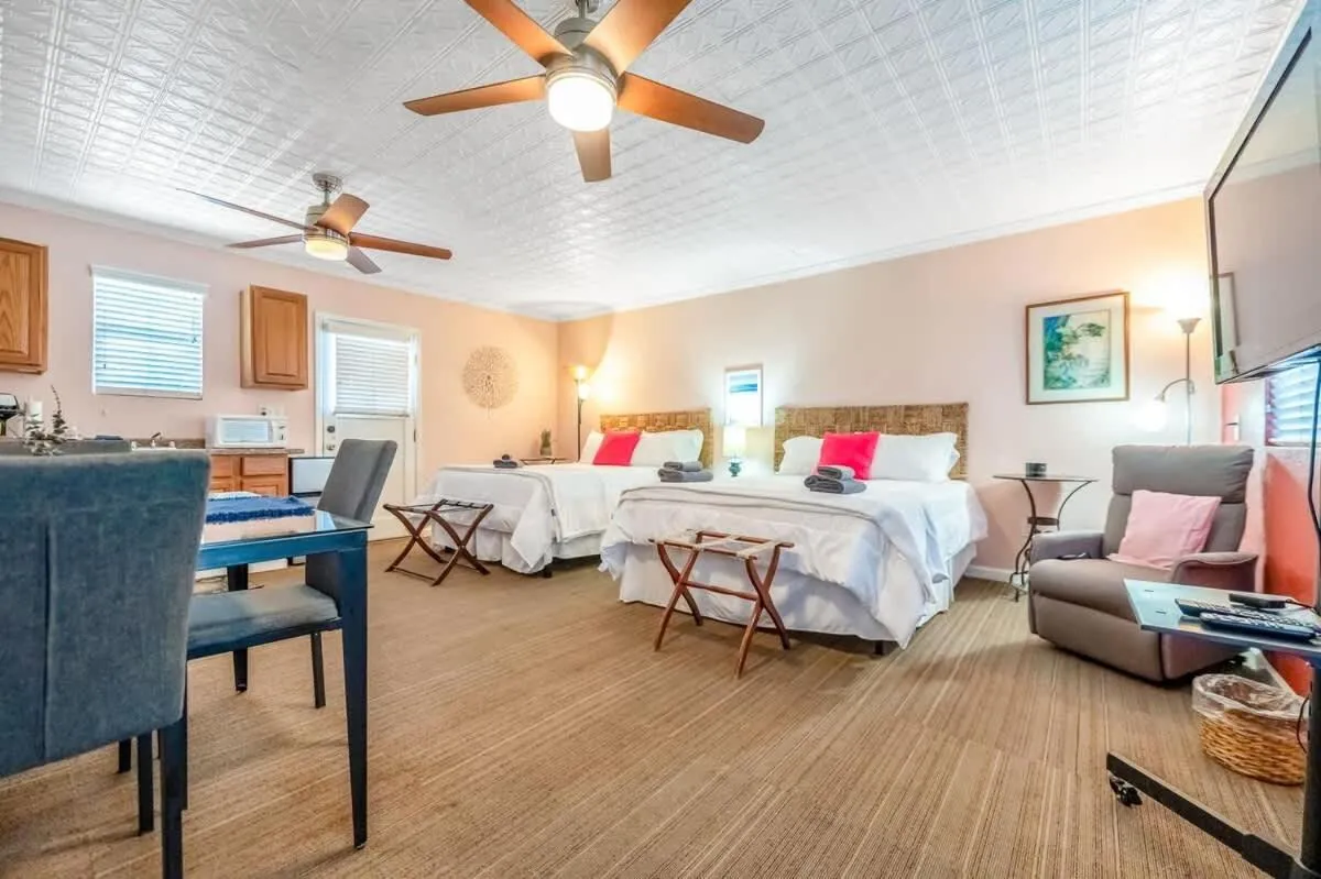 Sequoia Studio with Private Patio