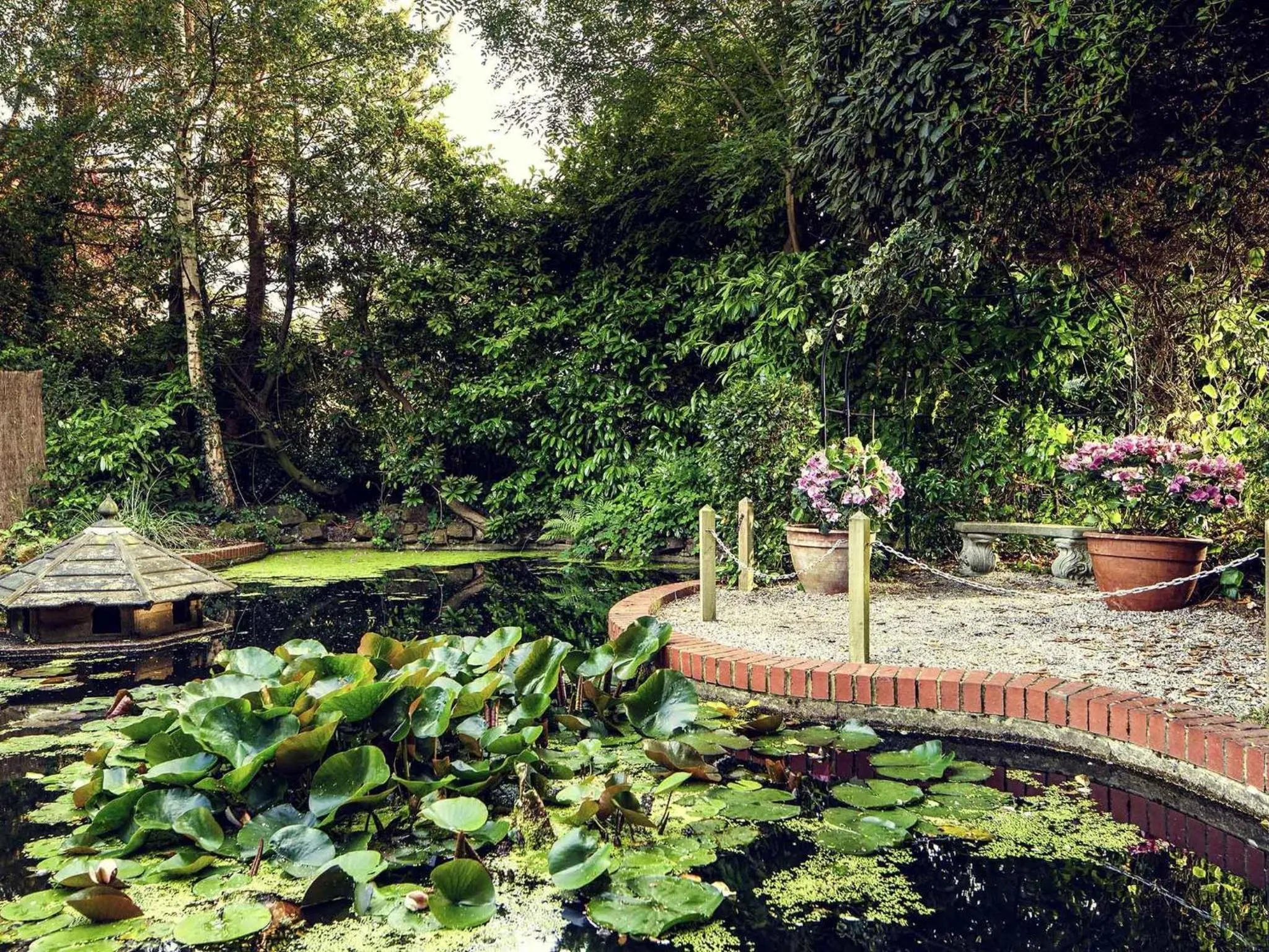 Property building in Mercure Tunbridge Wells Hotel