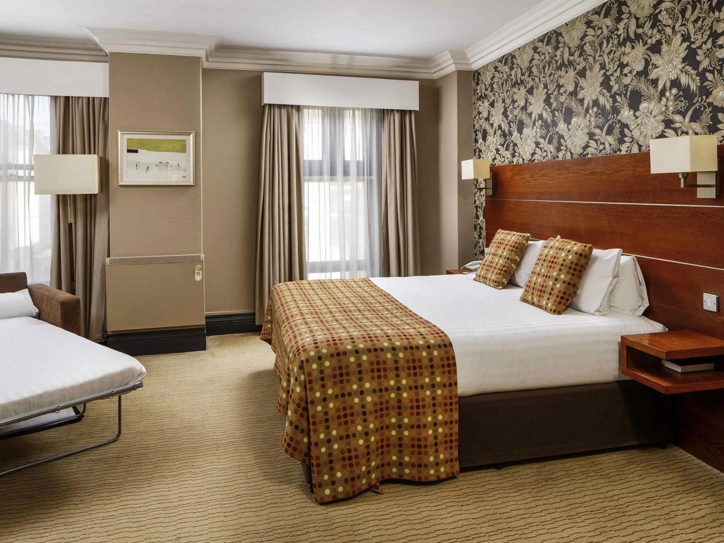 Bedroom, Bed in Mercure Tunbridge Wells Hotel