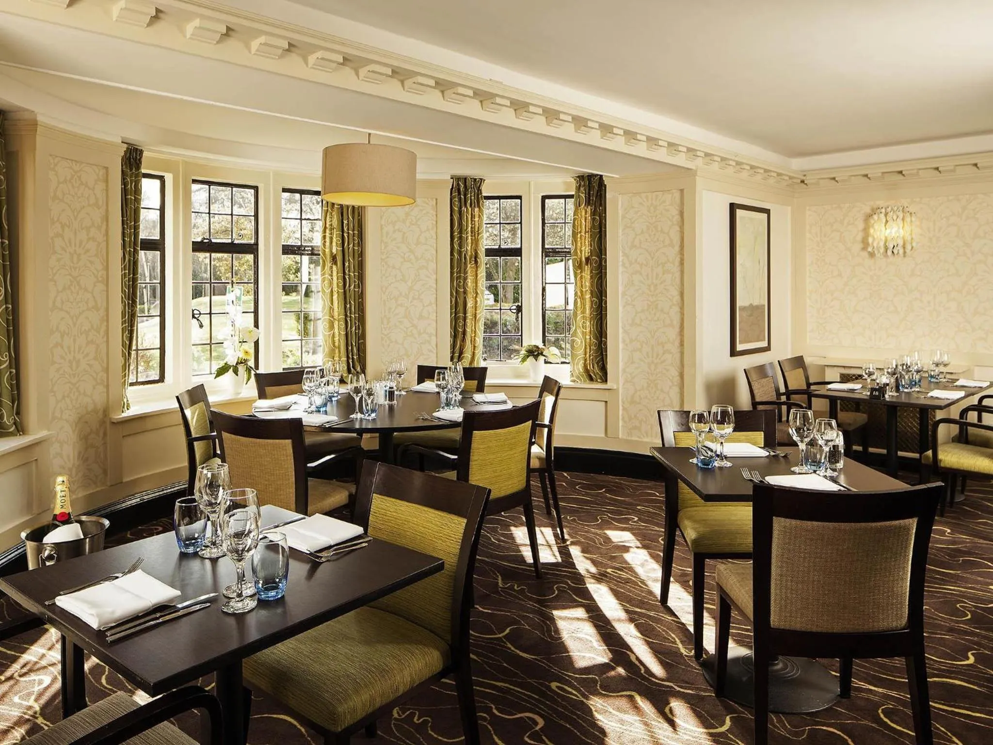Restaurant/places to eat in Mercure Tunbridge Wells Hotel