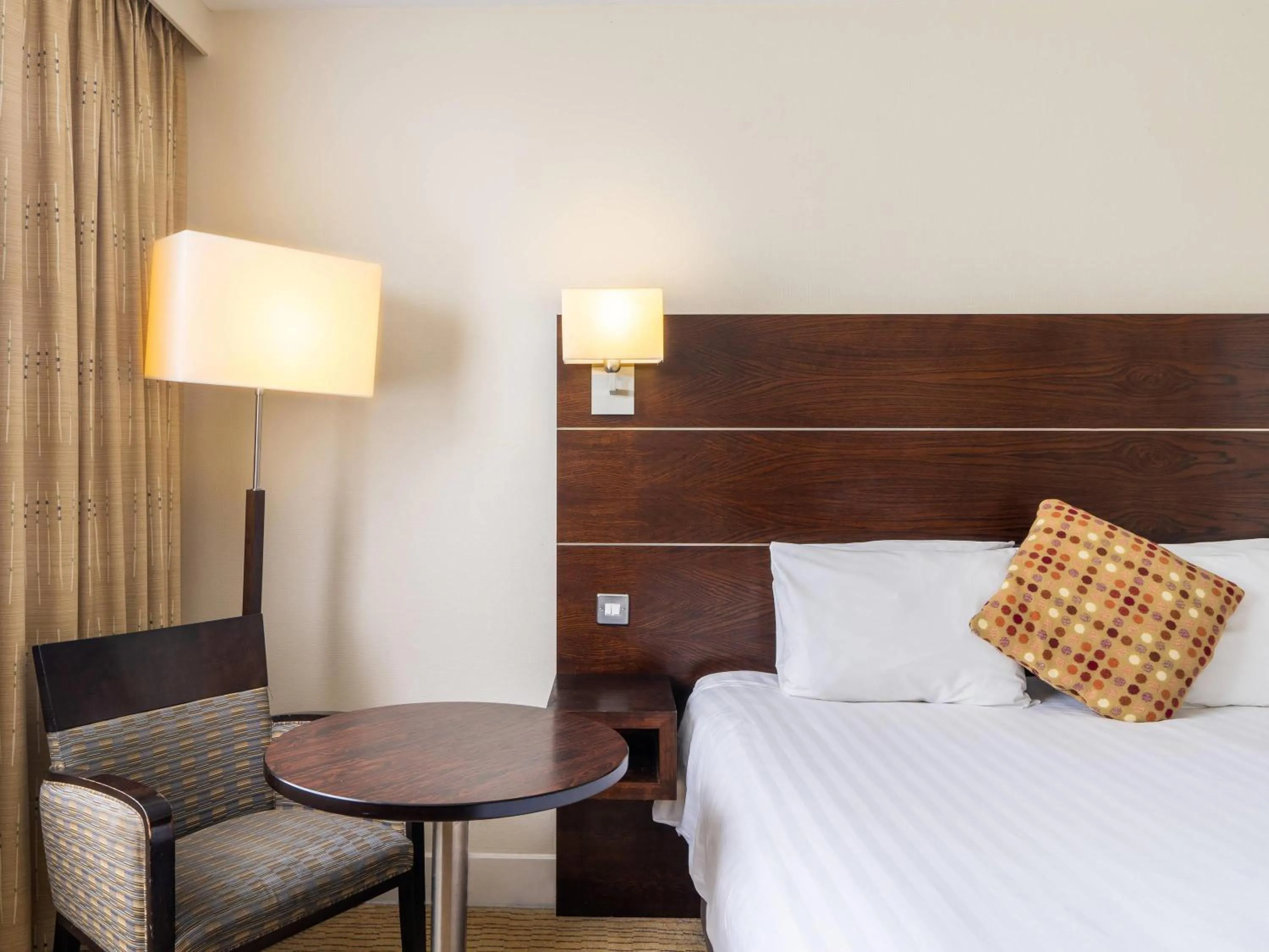 Bedroom, Bed in Mercure Tunbridge Wells Hotel