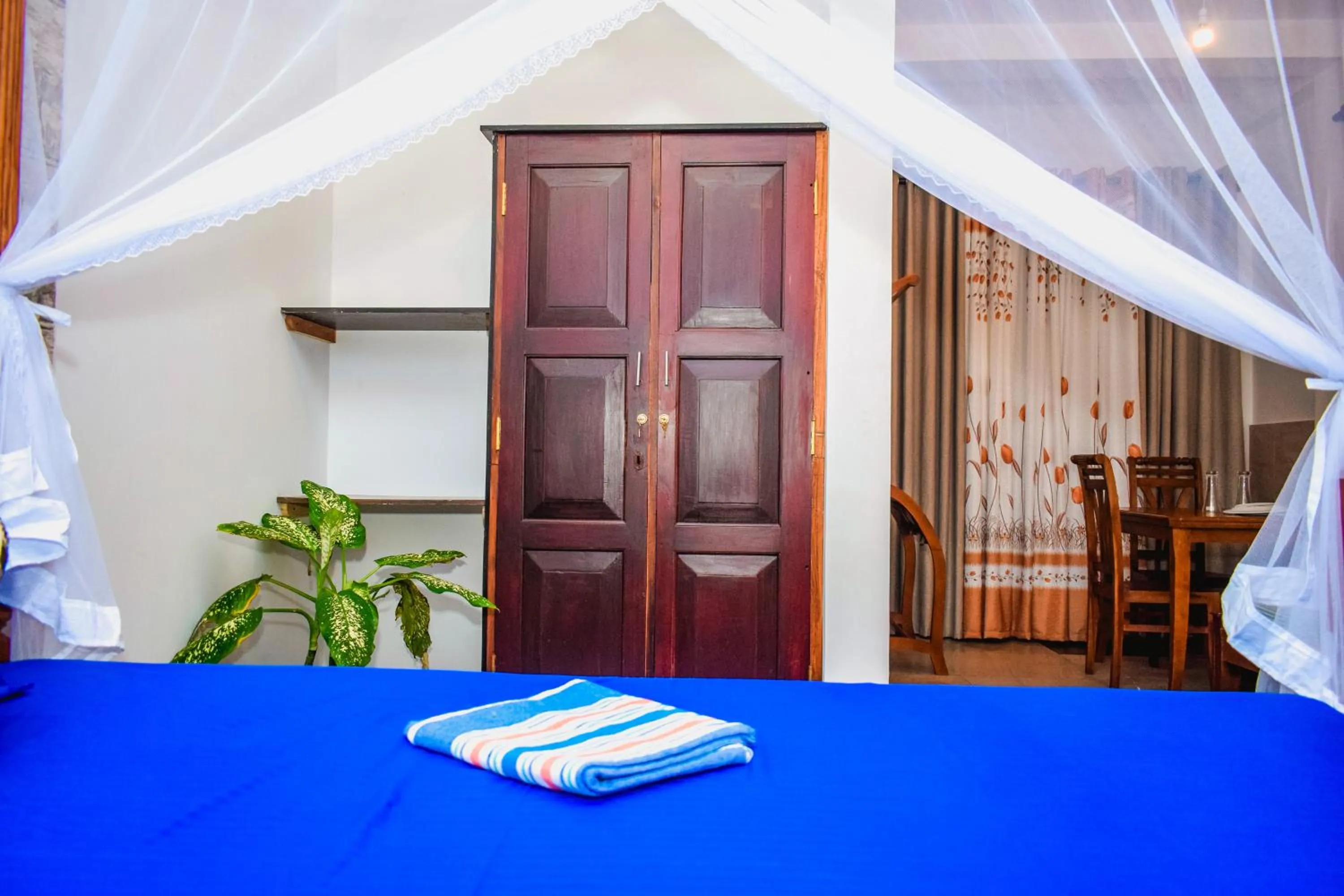 Photo of the whole room in Blowhole Unawatuna