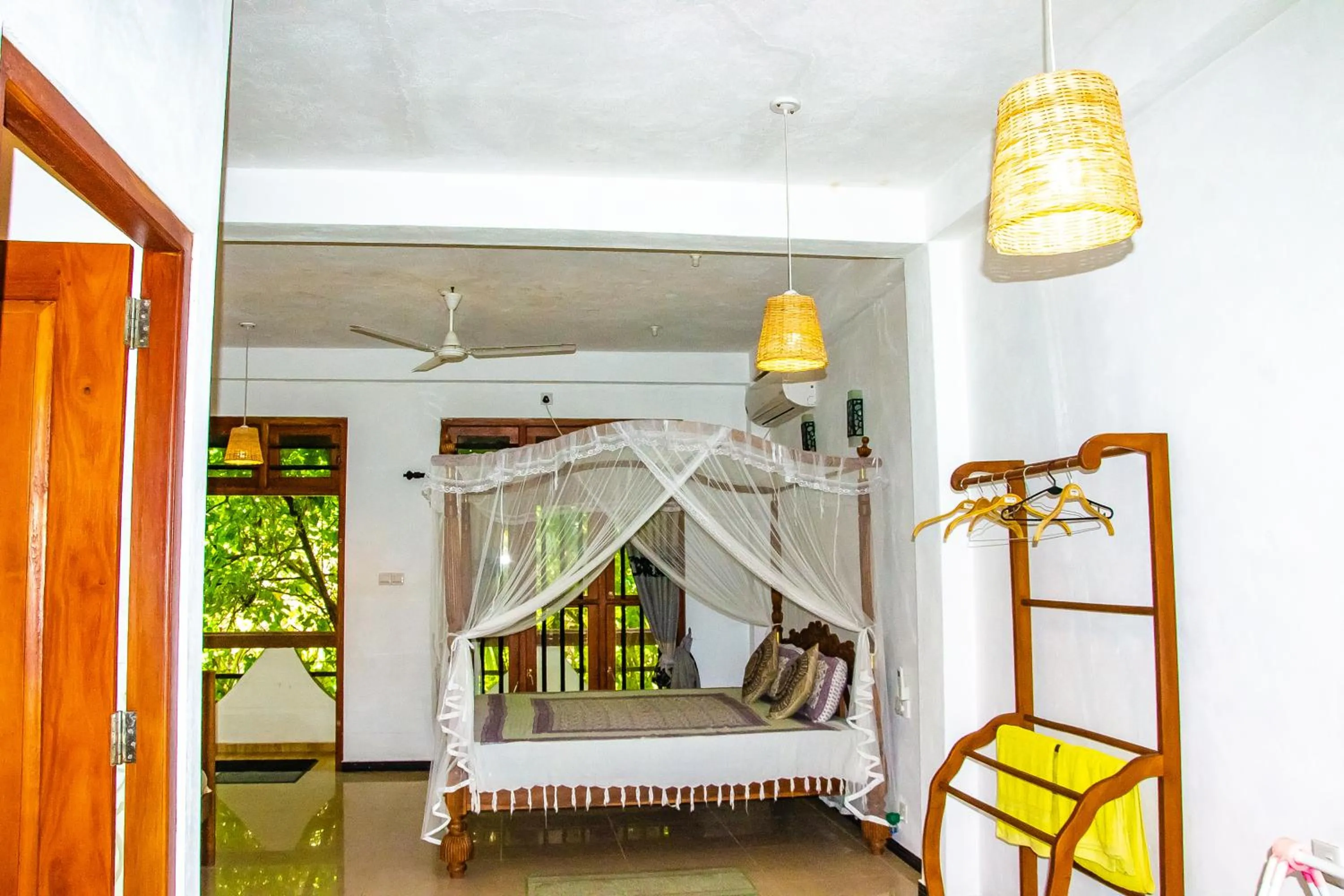 Bed in Blowhole Unawatuna