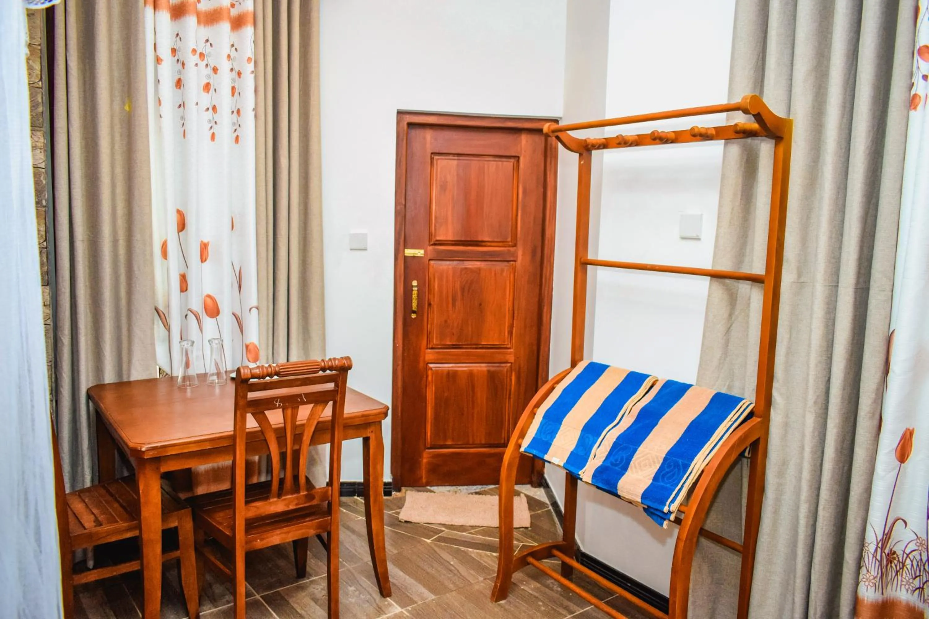 Photo of the whole room in Blowhole Unawatuna