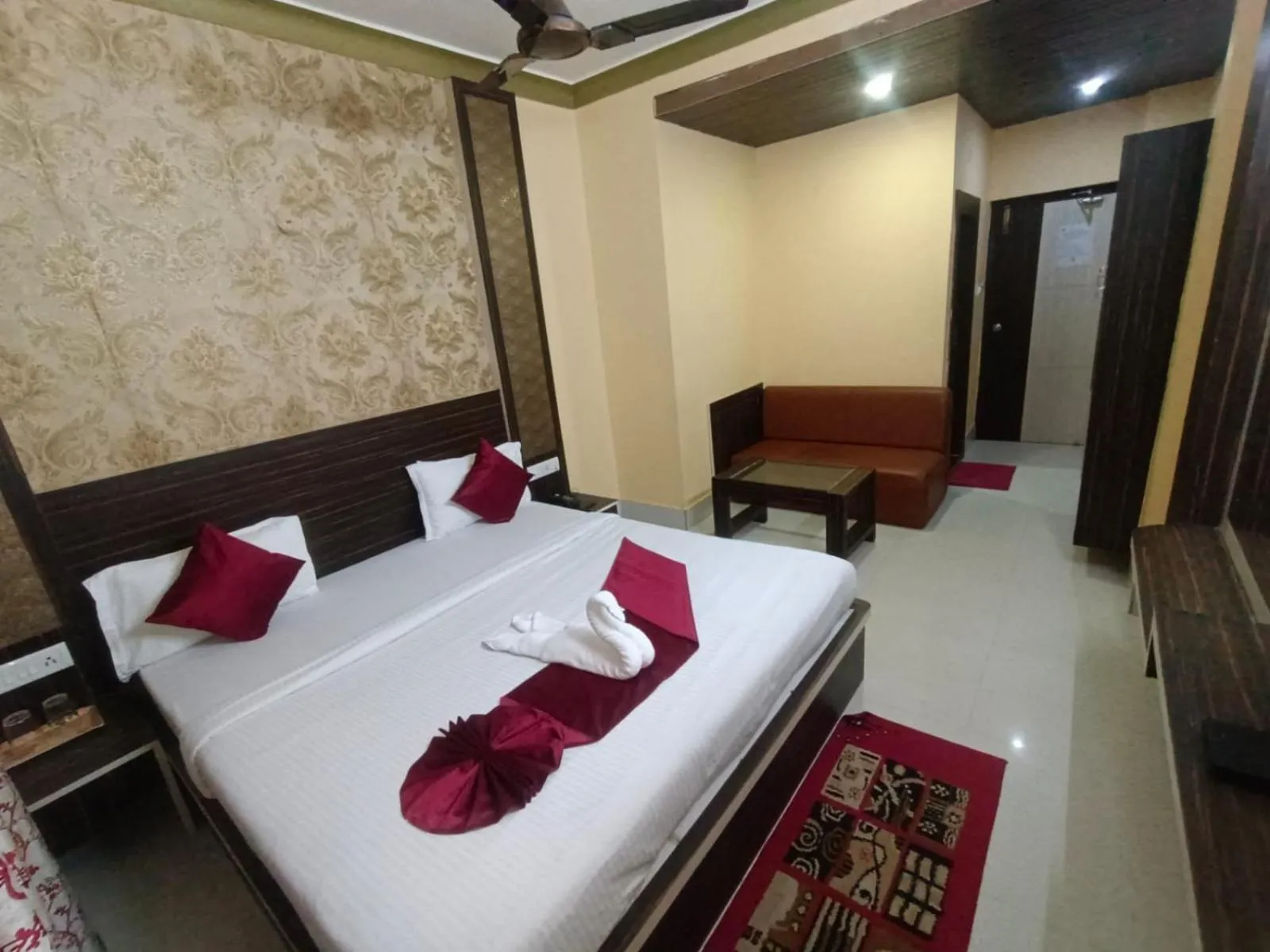 HOTEL TARA PALACE