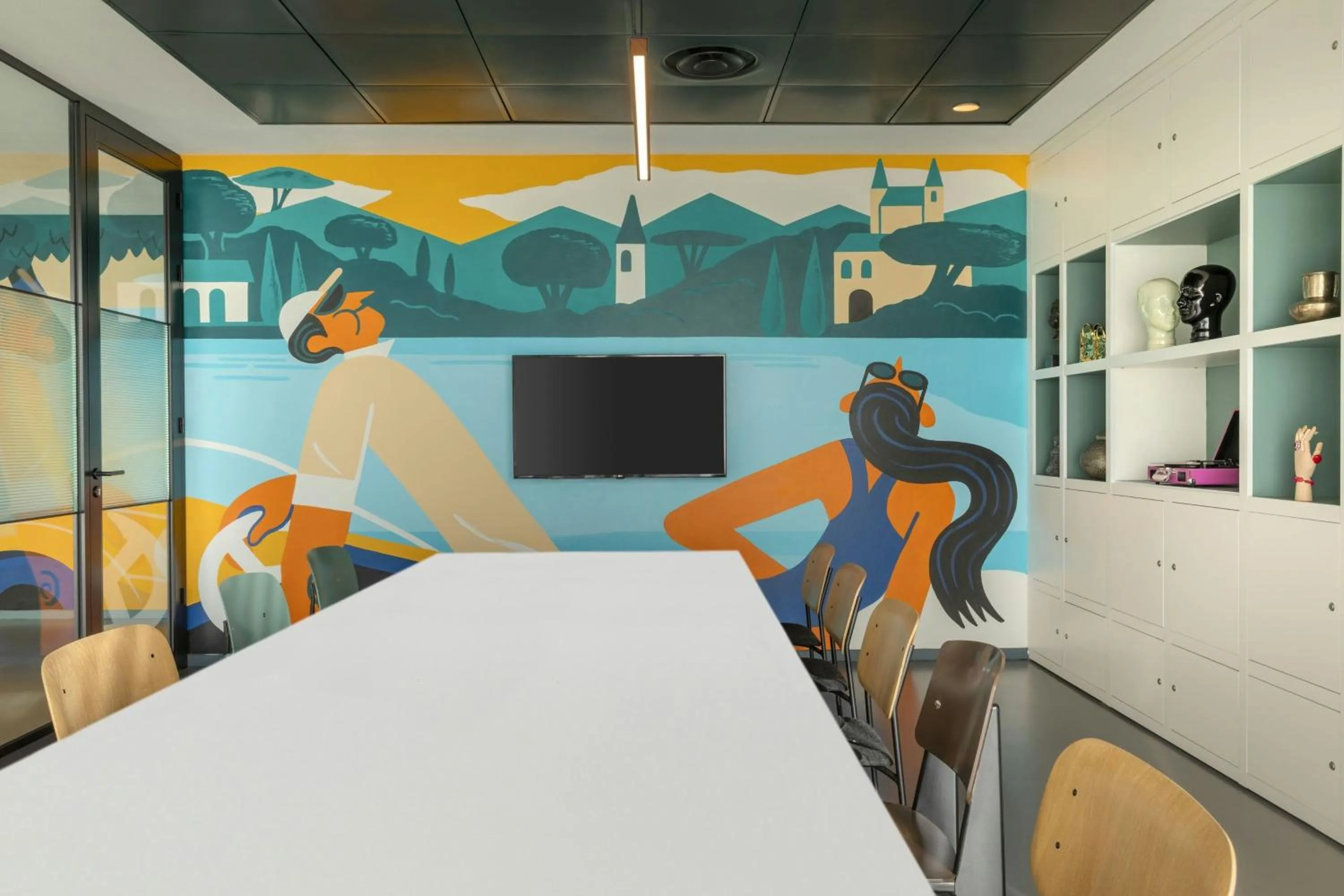 Meeting/conference room, Bed in Moxy Milan Malpensa Airport