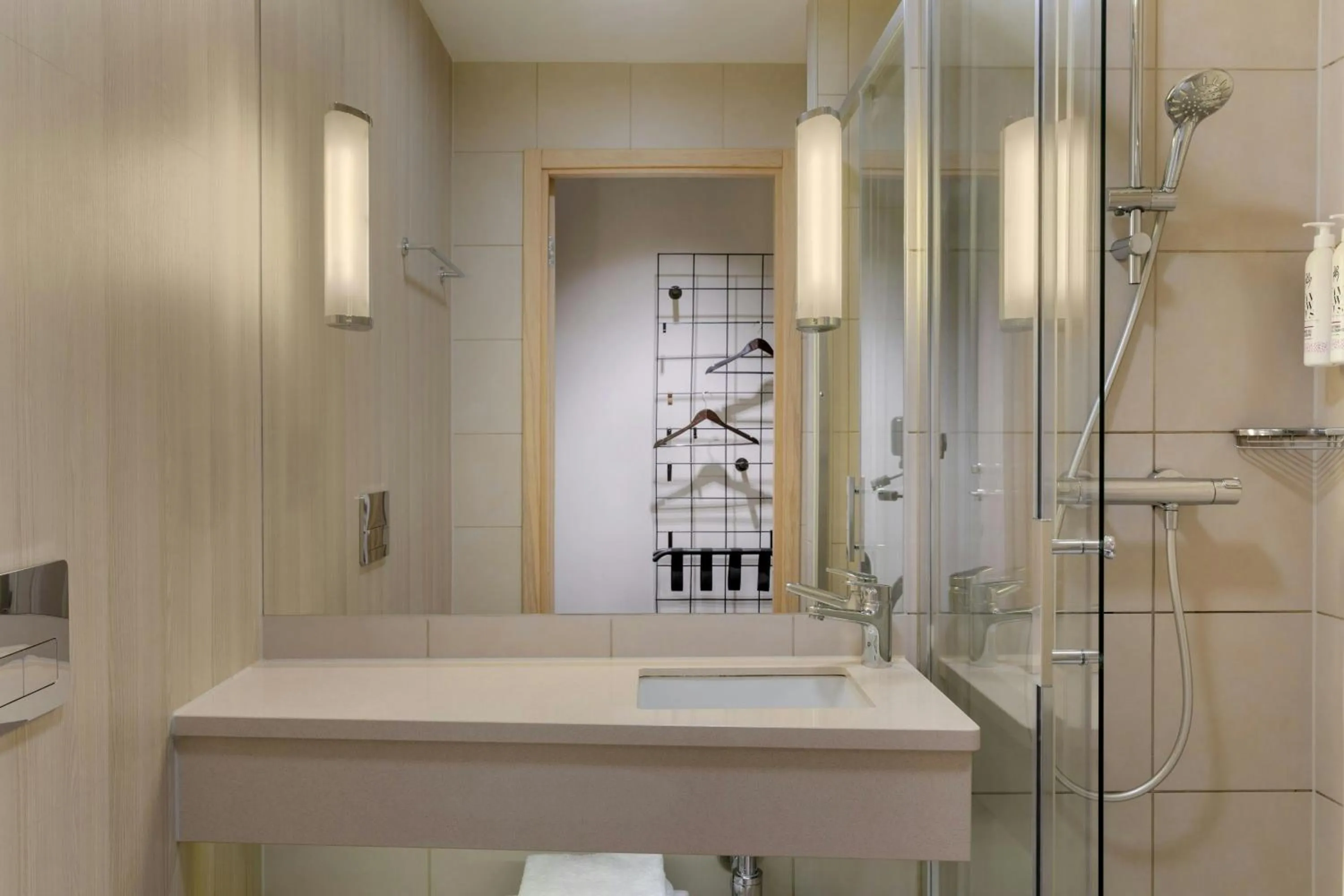 Bathroom in Moxy Milan Malpensa Airport