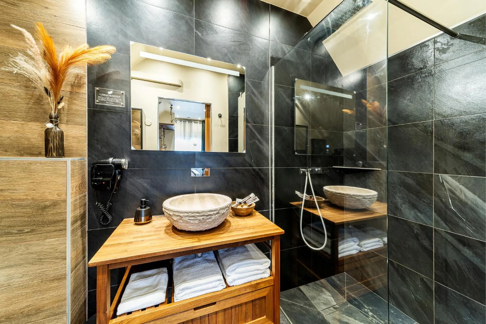 Le Prestige* * * * - Minibar Gratuit - Parking