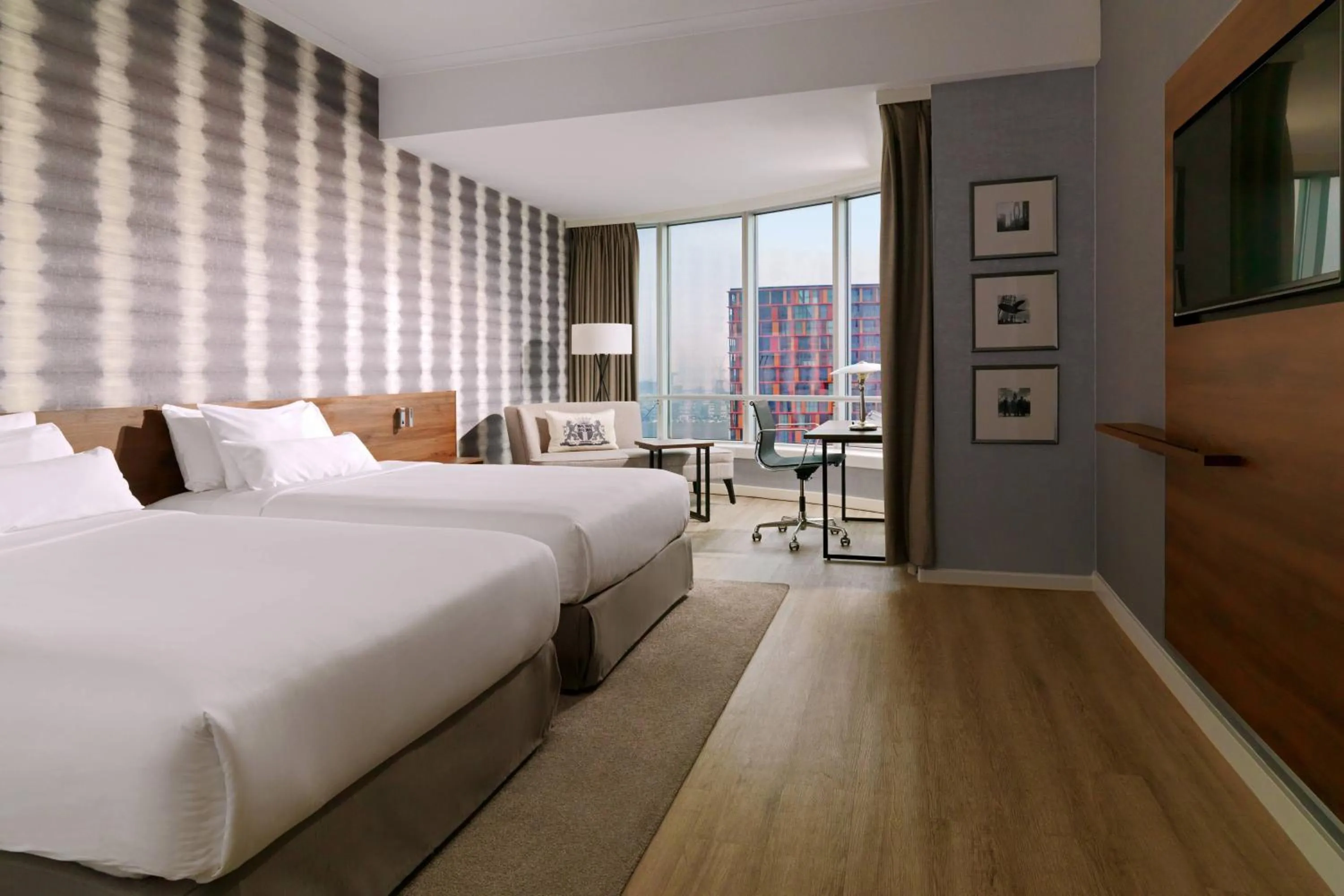 Photo of the whole room, Bed in Rotterdam Marriott Hotel