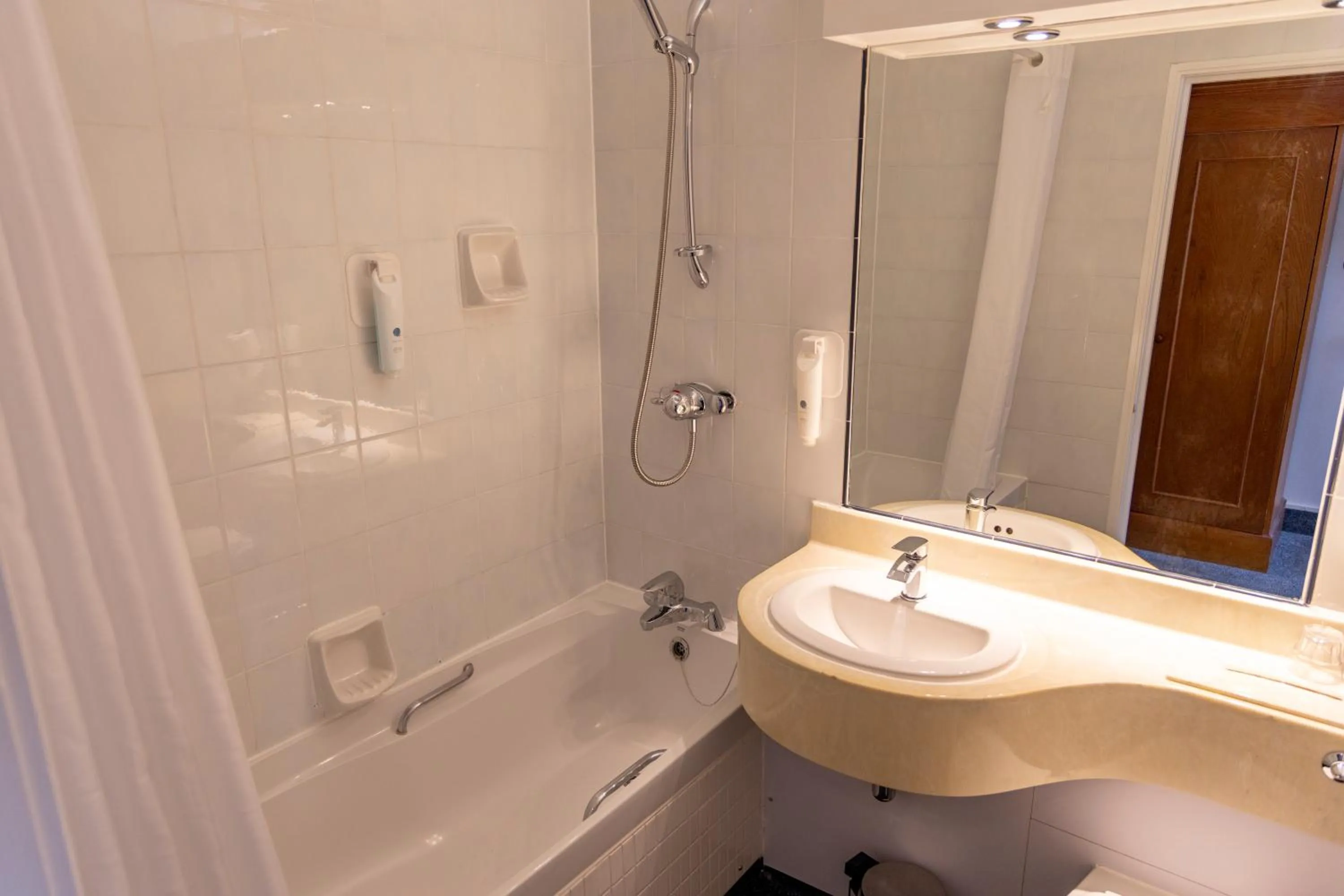 Roebuck by Greene King Inns