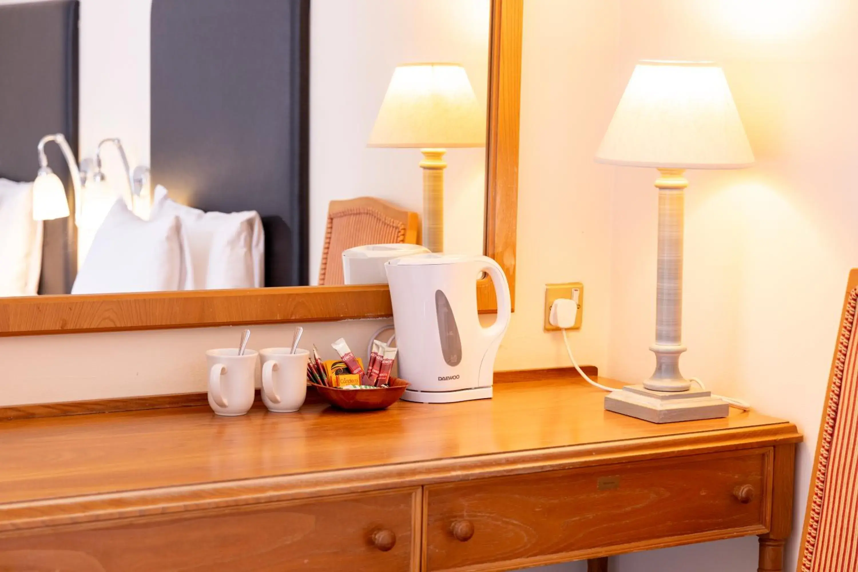 Twin Room in Roebuck by Greene King Inns Twin Room in Roebuck by Greene King Inns