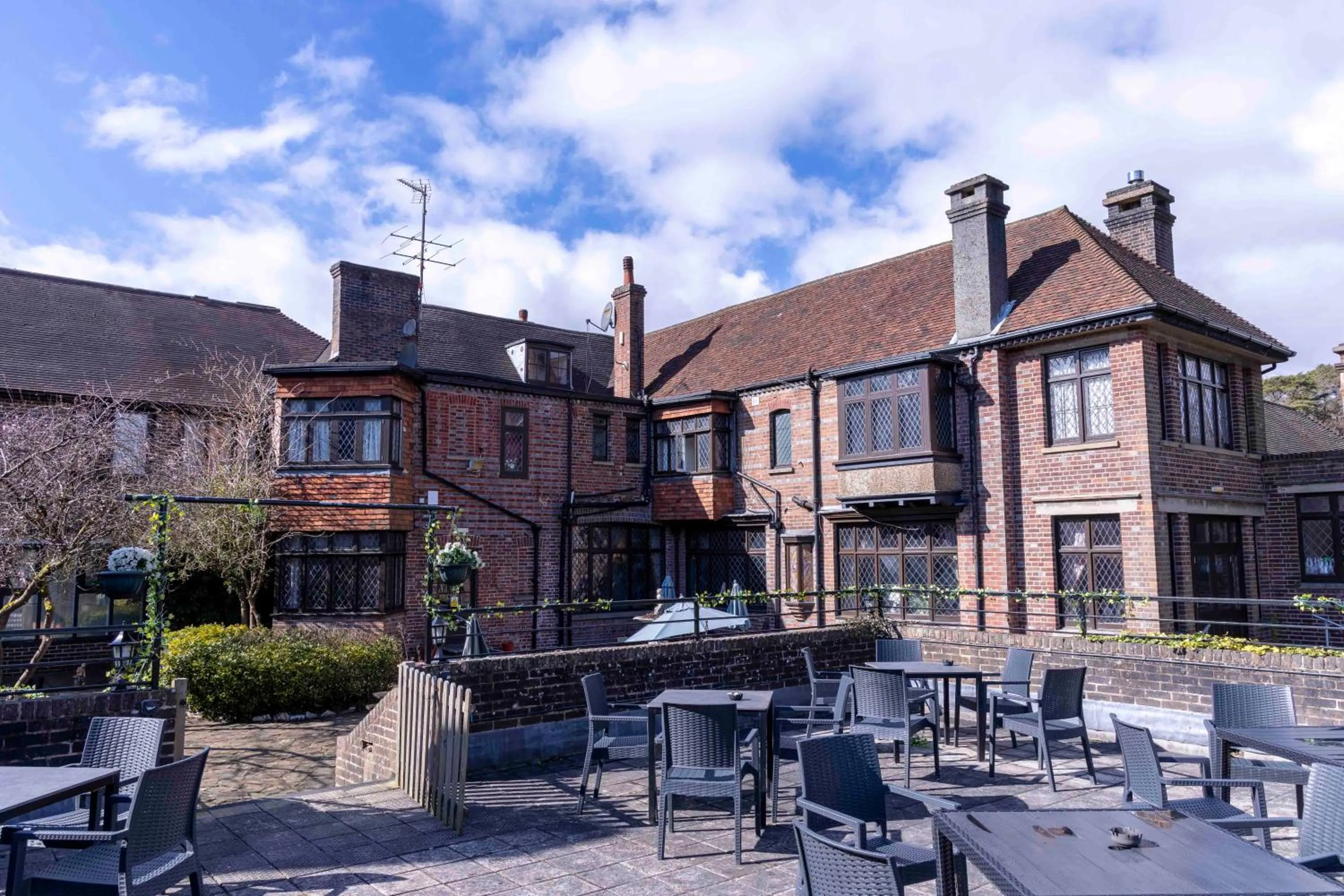 Roebuck by Greene King Inns