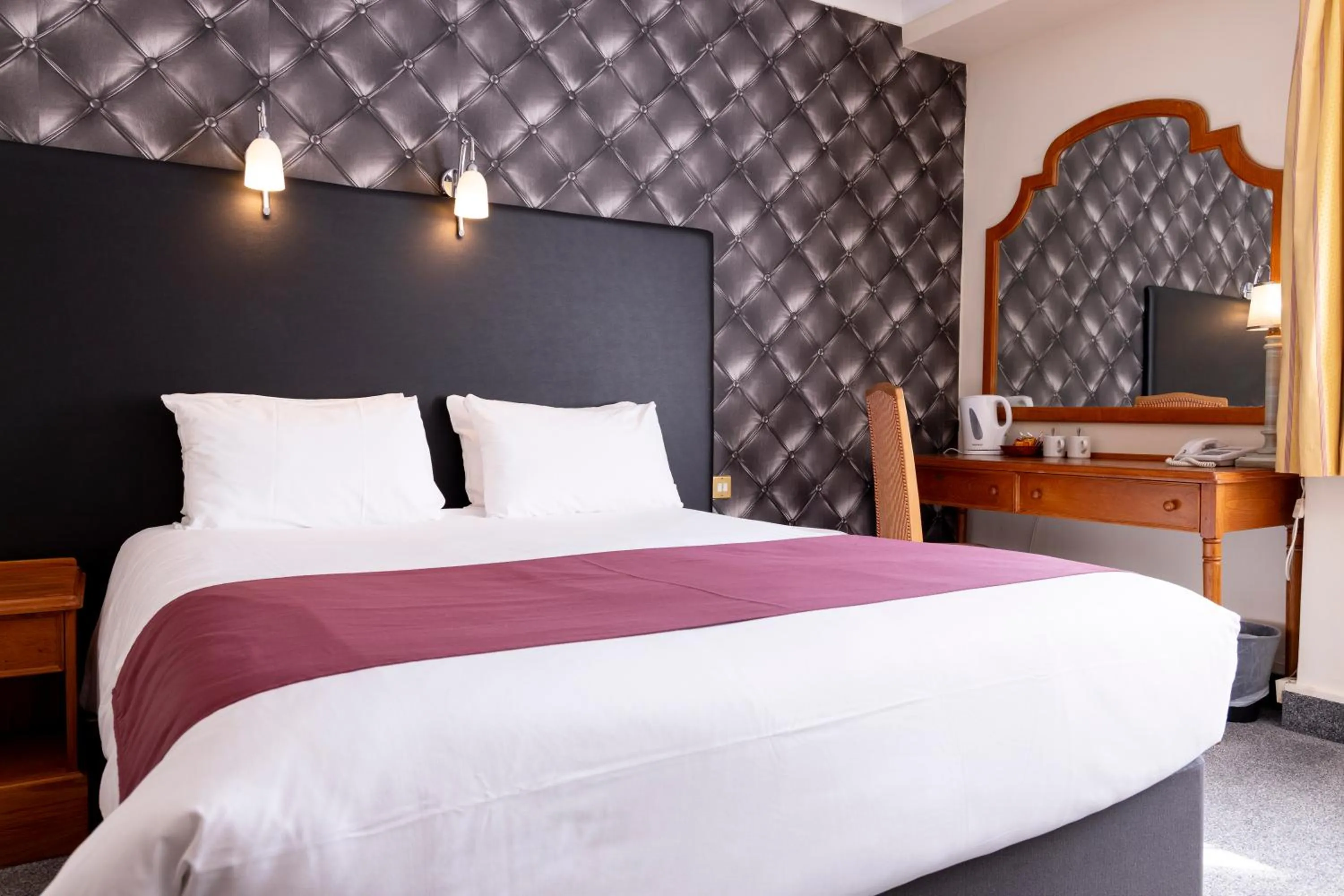 Bed in Roebuck by Greene King Inns