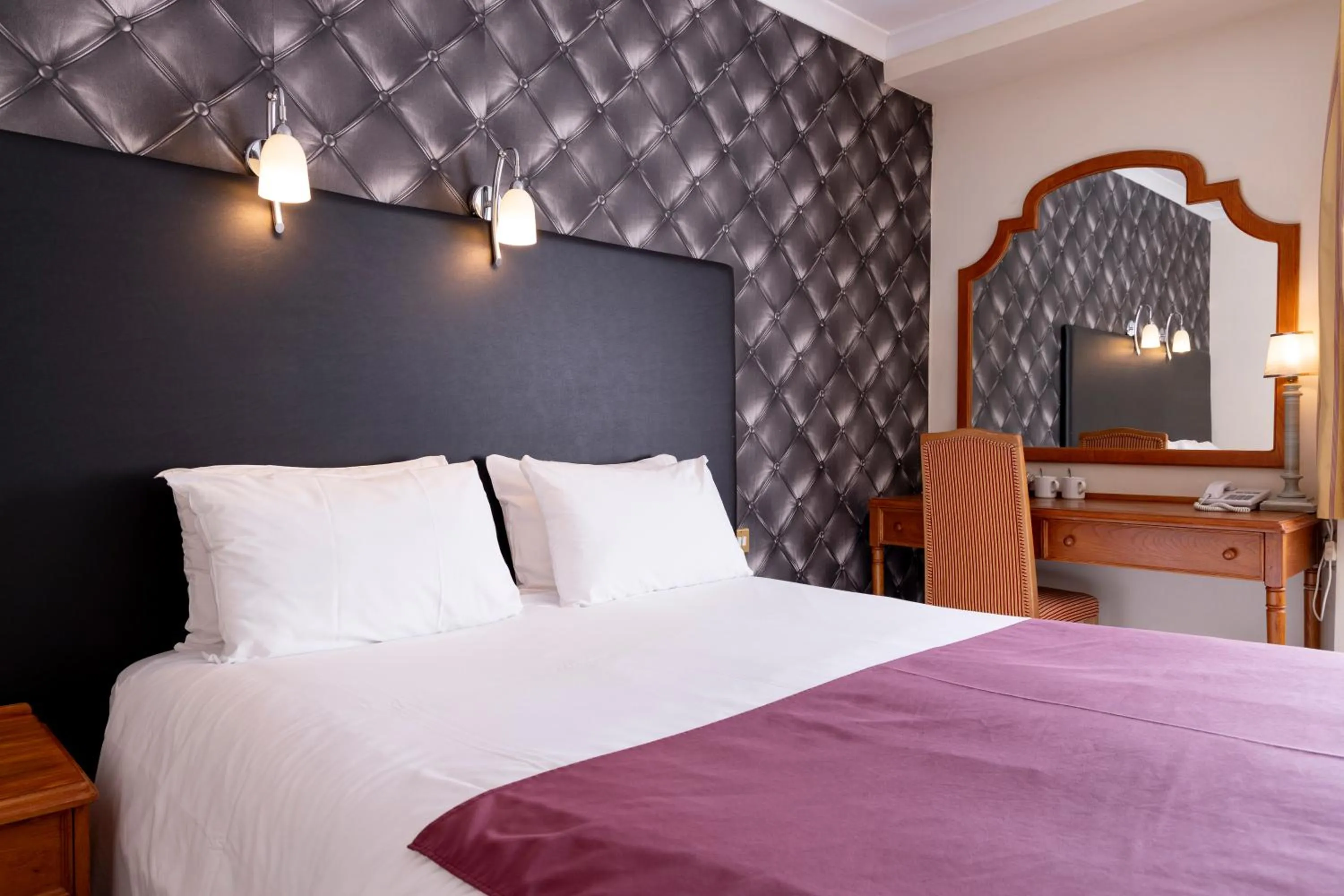 Bed in Roebuck by Greene King Inns