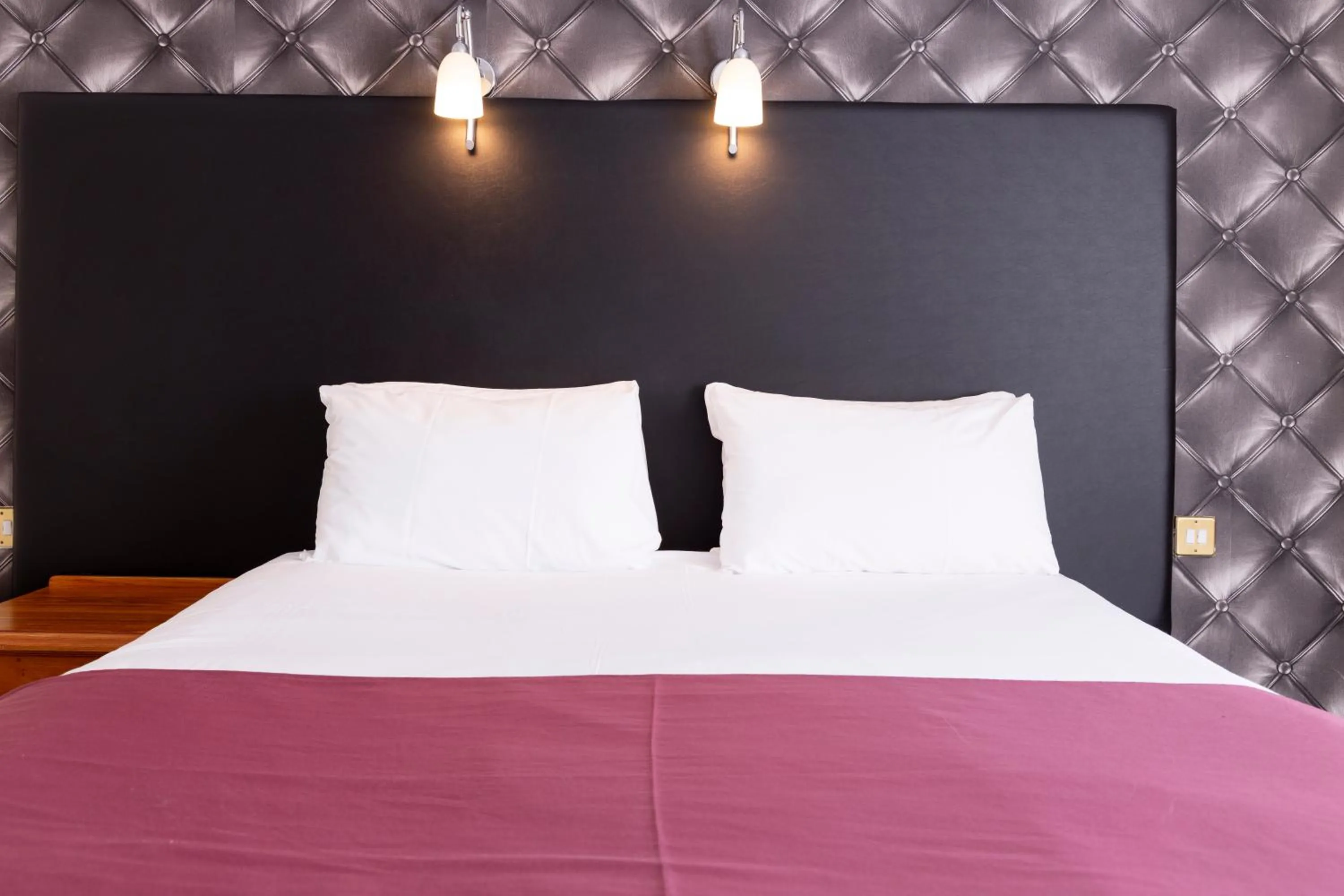 Bed in Roebuck by Greene King Inns