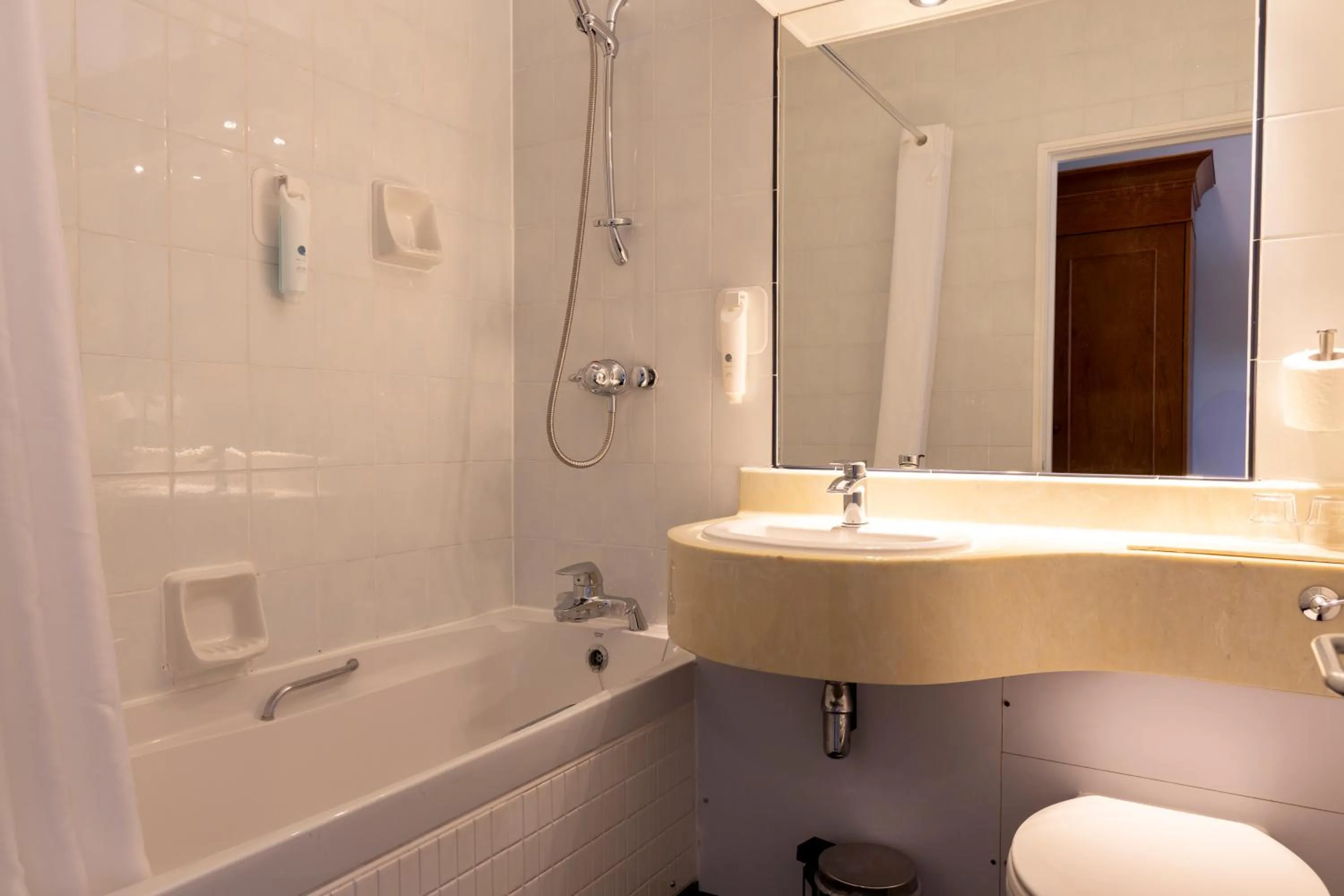 Roebuck by Greene King Inns