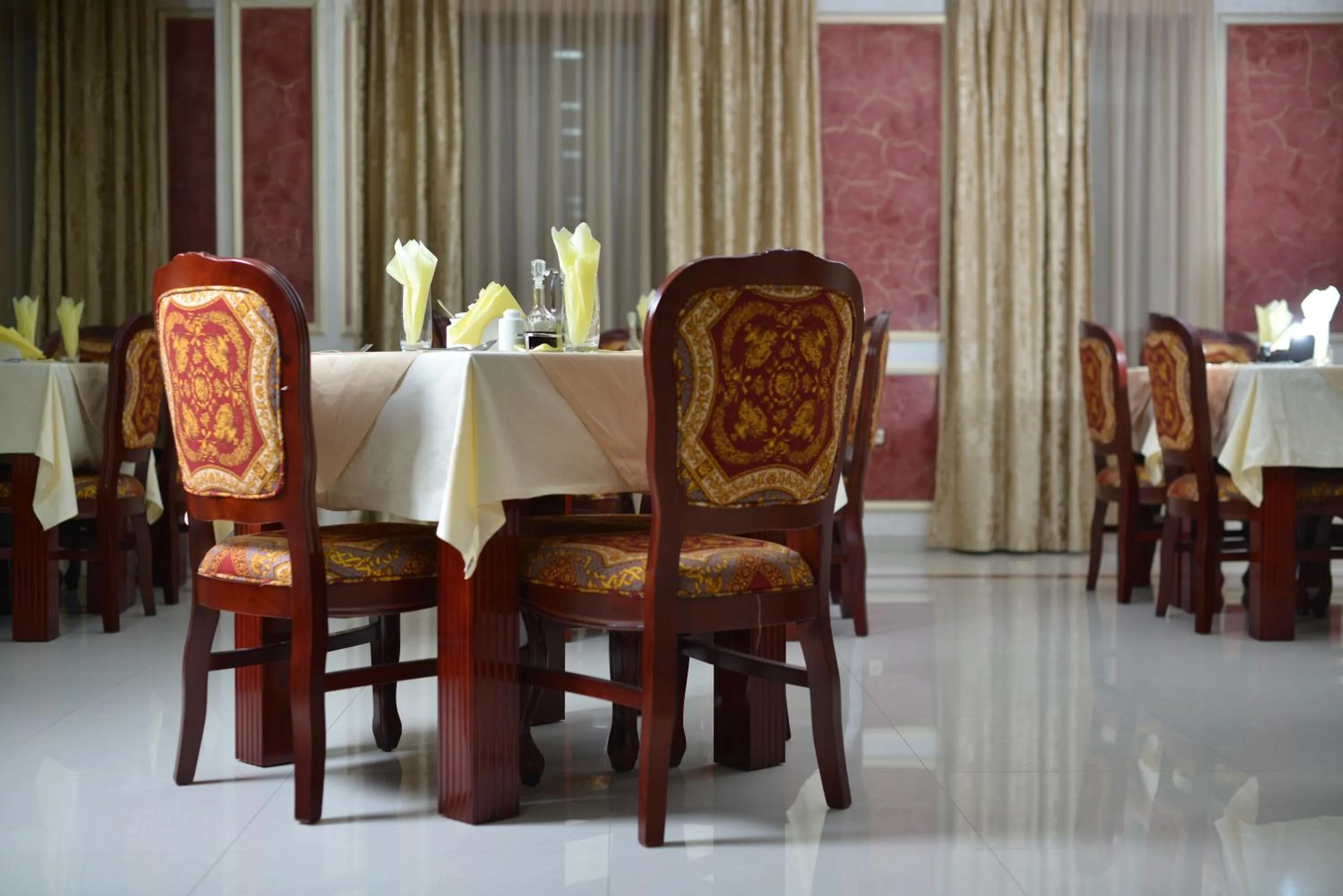 Restaurant/places to eat in Hotel Gold