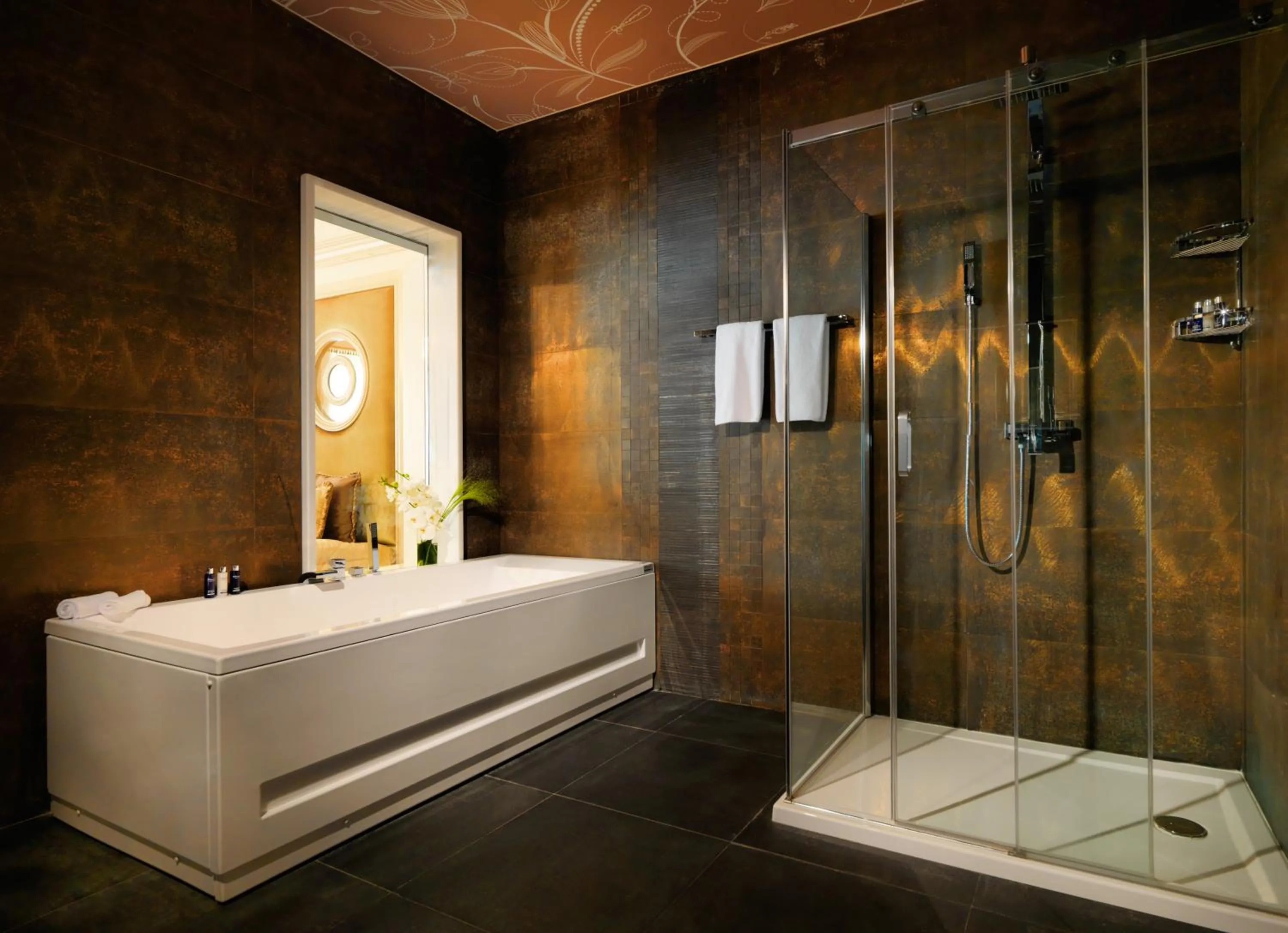 Bathroom in Shamakhi Palace Sharadil