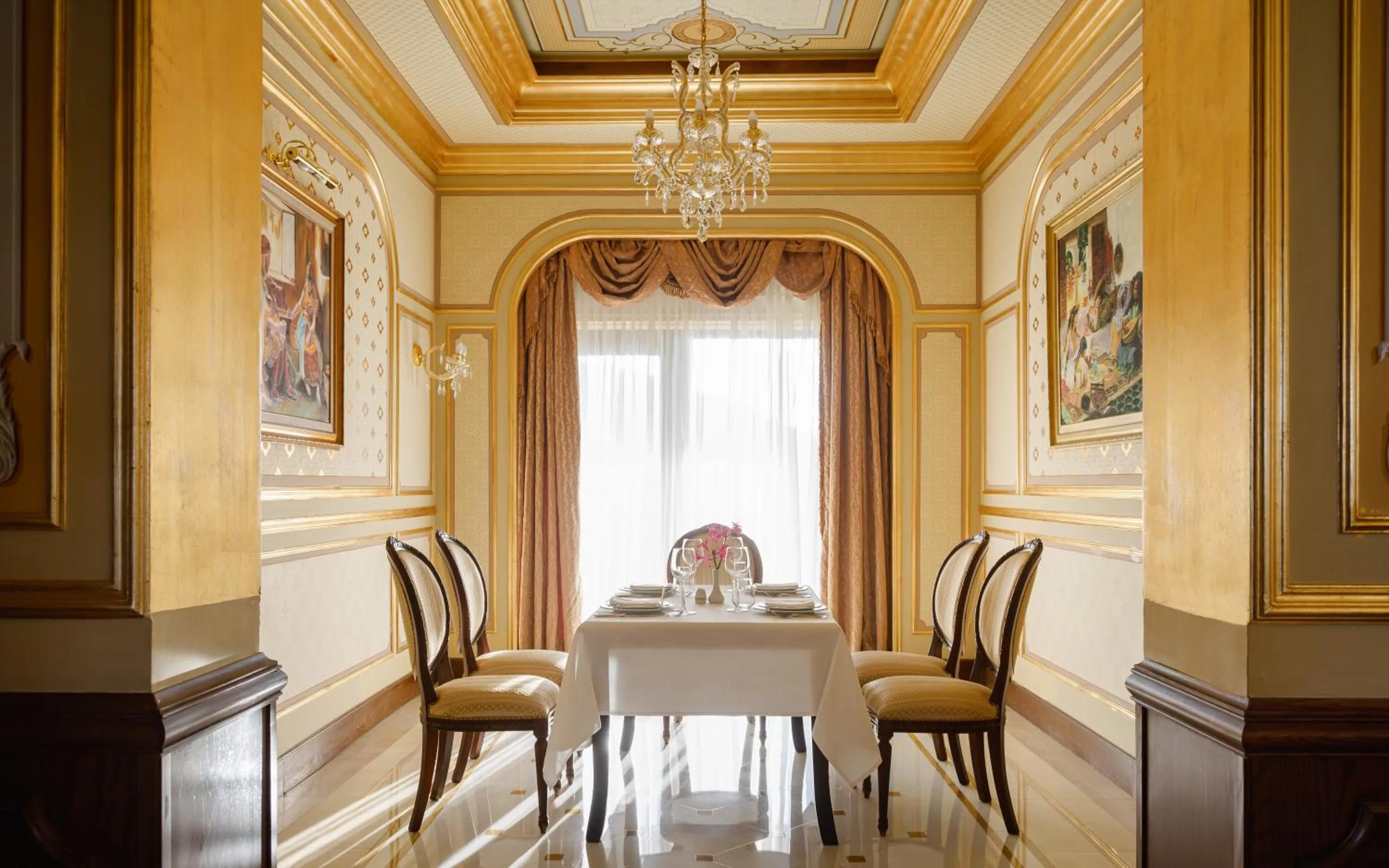 Restaurant/places to eat in Shamakhi Palace Sharadil