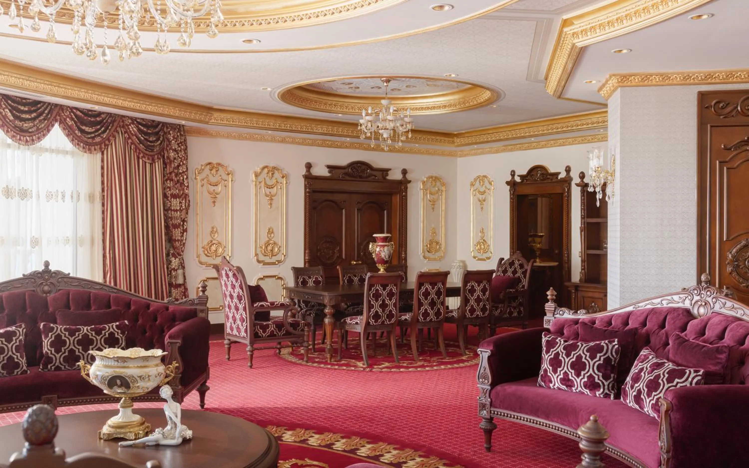 Living room in Shamakhi Palace Sharadil