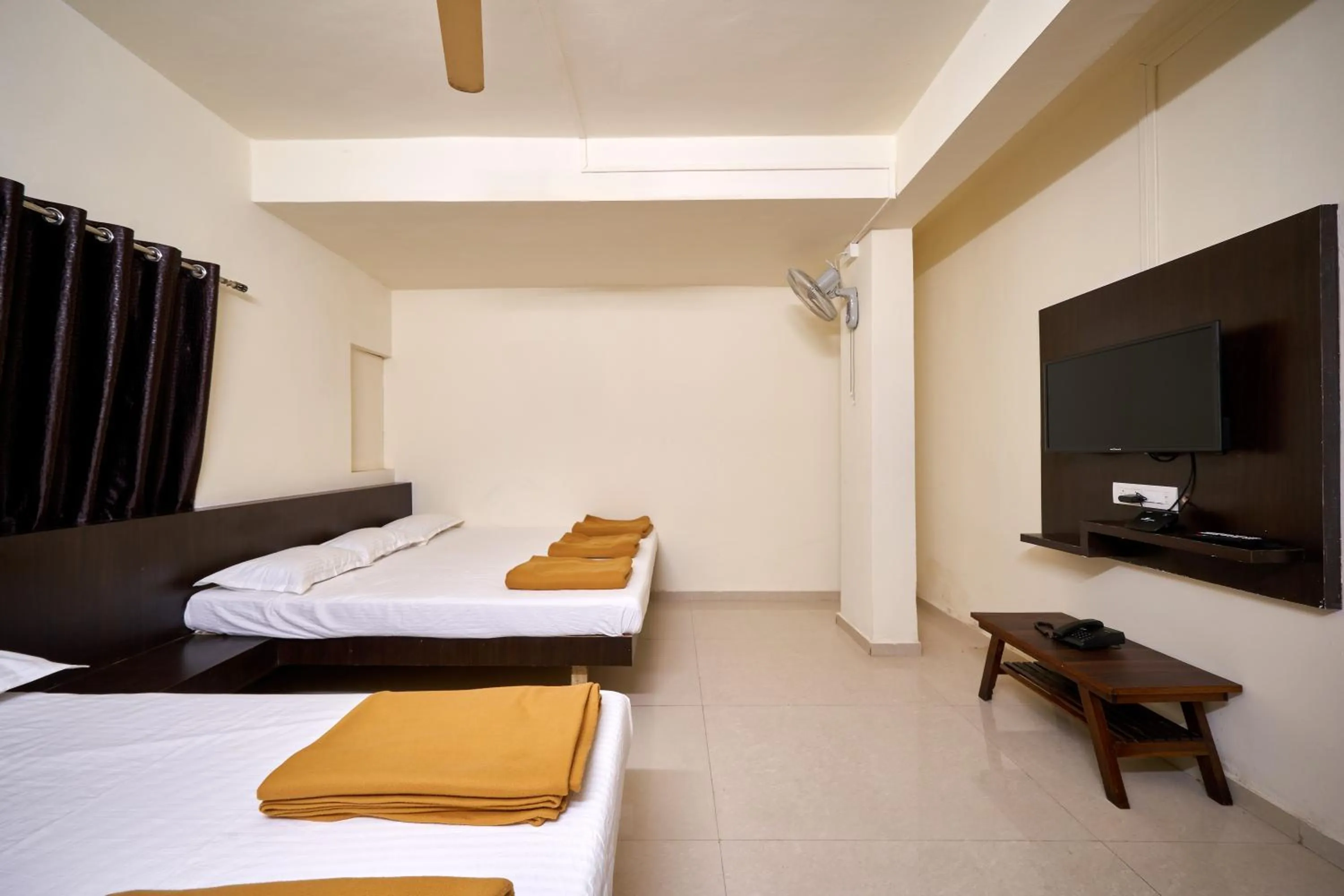 TV and multimedia in Hotel Ranjan Deluxe